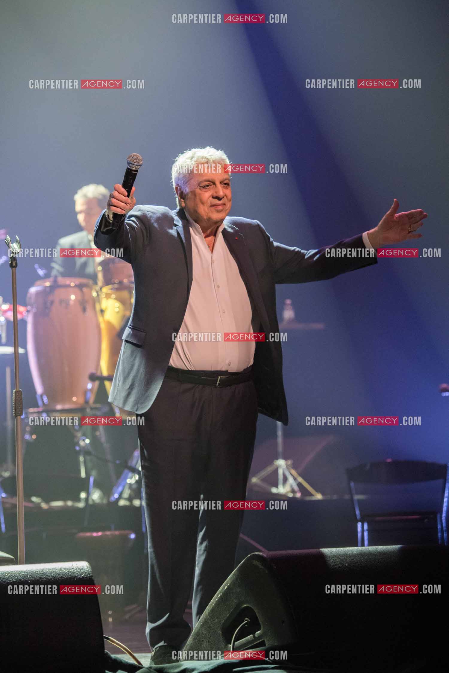 Le chanteur Enrico Macias en concert au Palais Neptune de Toulon en avant première de ses prochains concerts à l'Olympia le 18 et 19 mai 2024.     ( Exclusif )