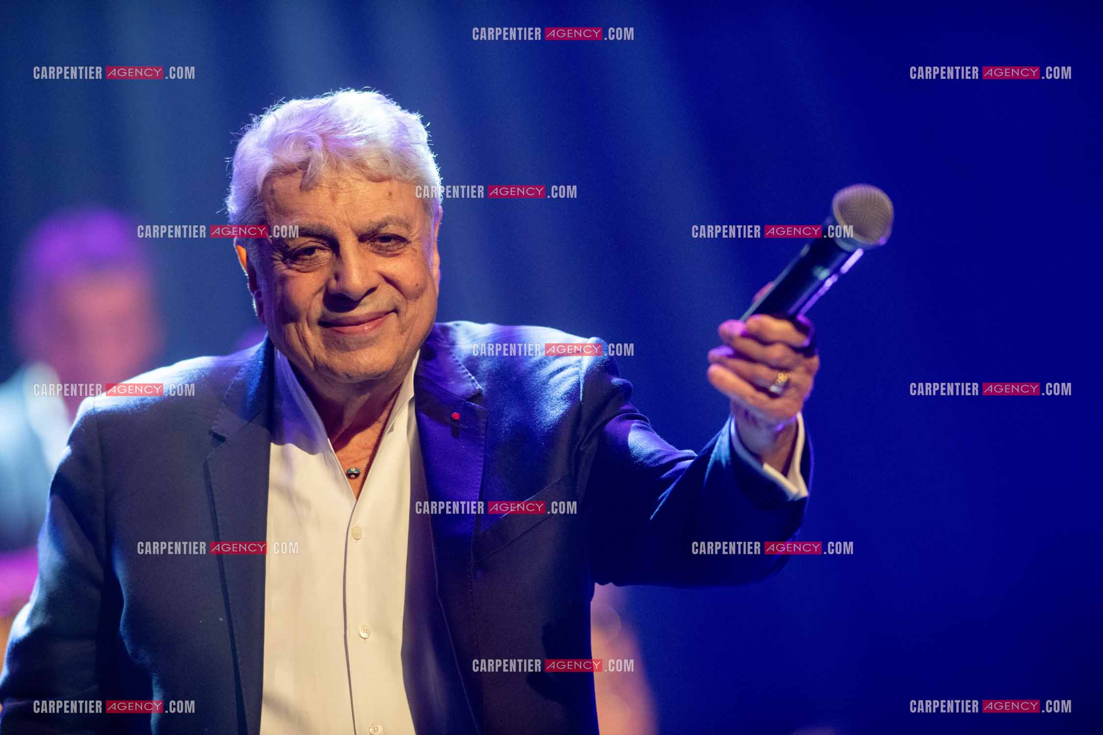 Le chanteur Enrico Macias en concert au Palais Neptune de Toulon en avant première de ses prochains concerts à l'Olympia le 18 et 19 mai 2024.     ( Exclusif )