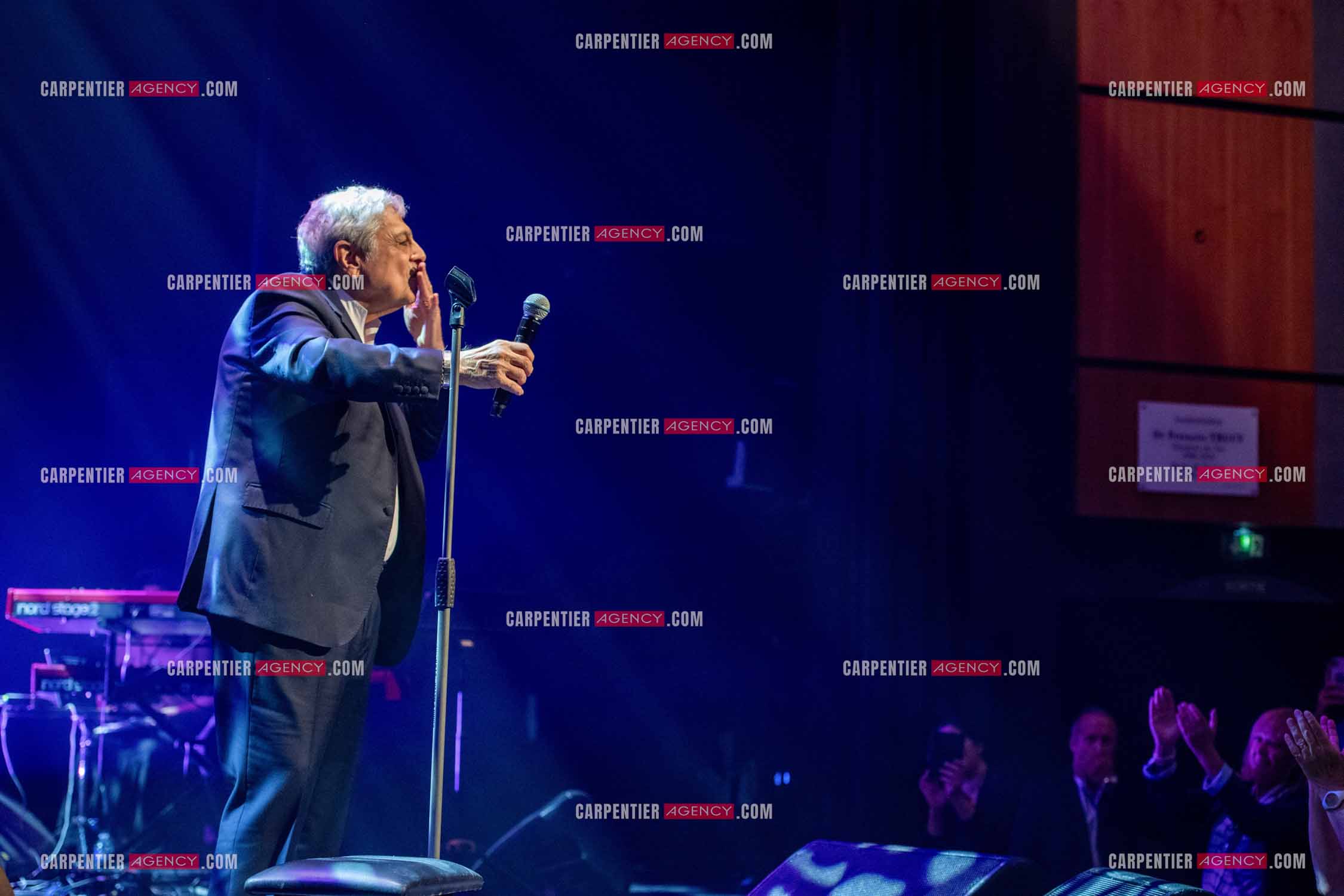 Le chanteur Enrico Macias en concert au Palais Neptune de Toulon en avant première de ses prochains concerts à l'Olympia le 18 et 19 mai 2024.     ( Exclusif )