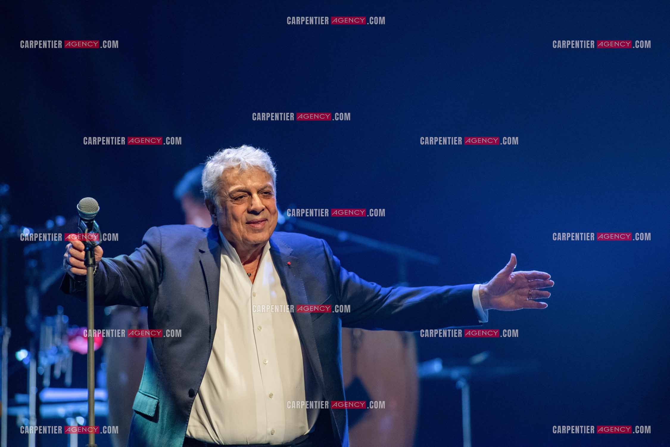 Le chanteur Enrico Macias en concert au Palais Neptune de Toulon en avant première de ses prochains concerts à l'Olympia le 18 et 19 mai 2024.     ( Exclusif )