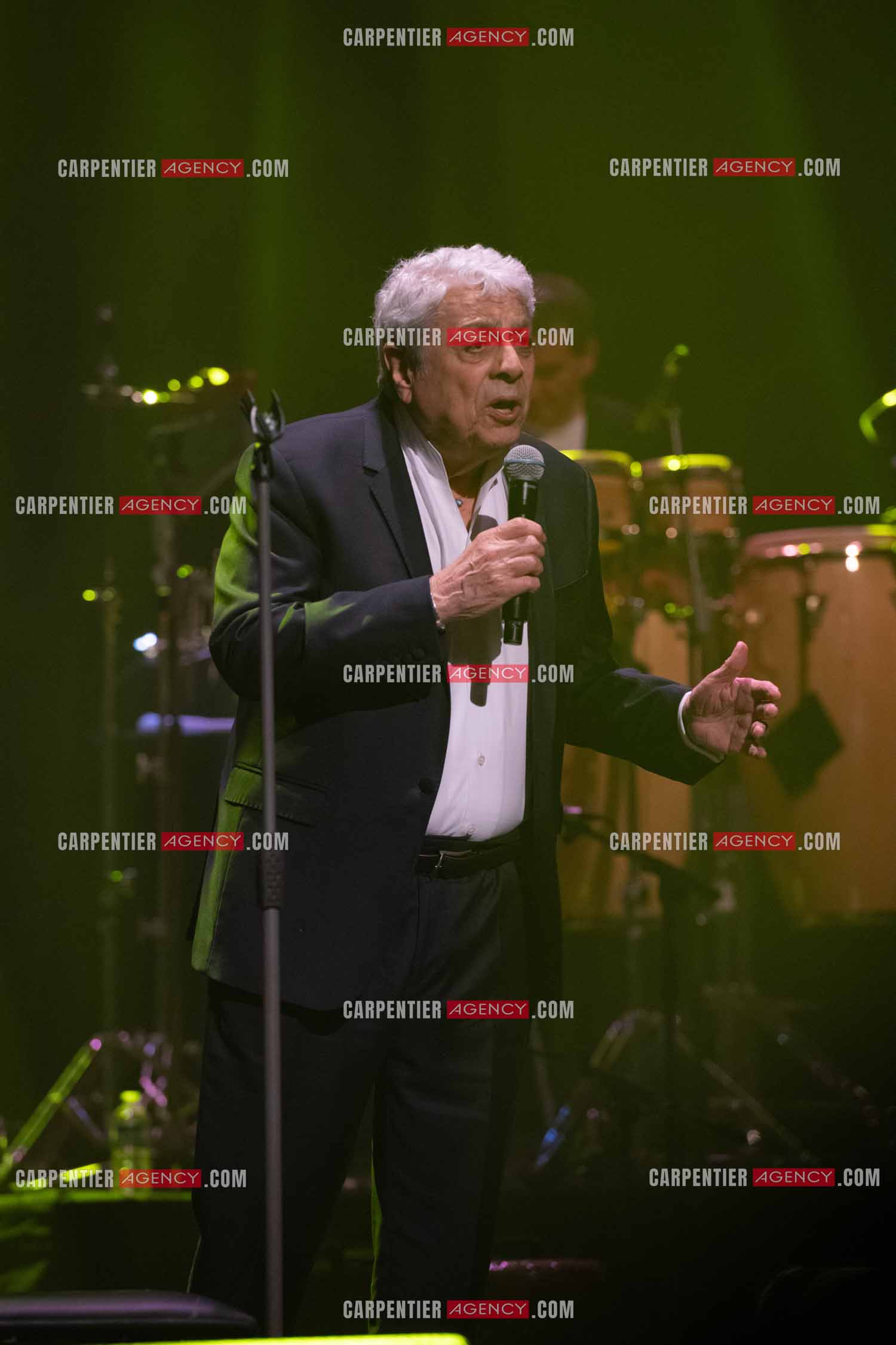 Le chanteur Enrico Macias en concert à Toulon au Palais Neptune.  ( Exclusif )