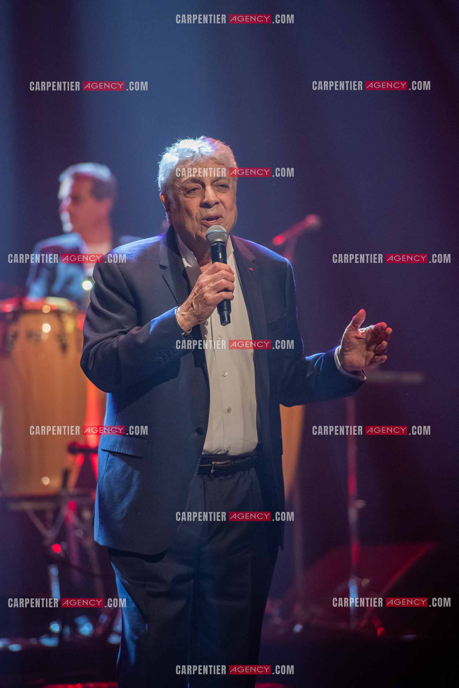 Le chanteur Enrico Macias en concert à Toulon au Palais Neptune.  ( Exclusif )