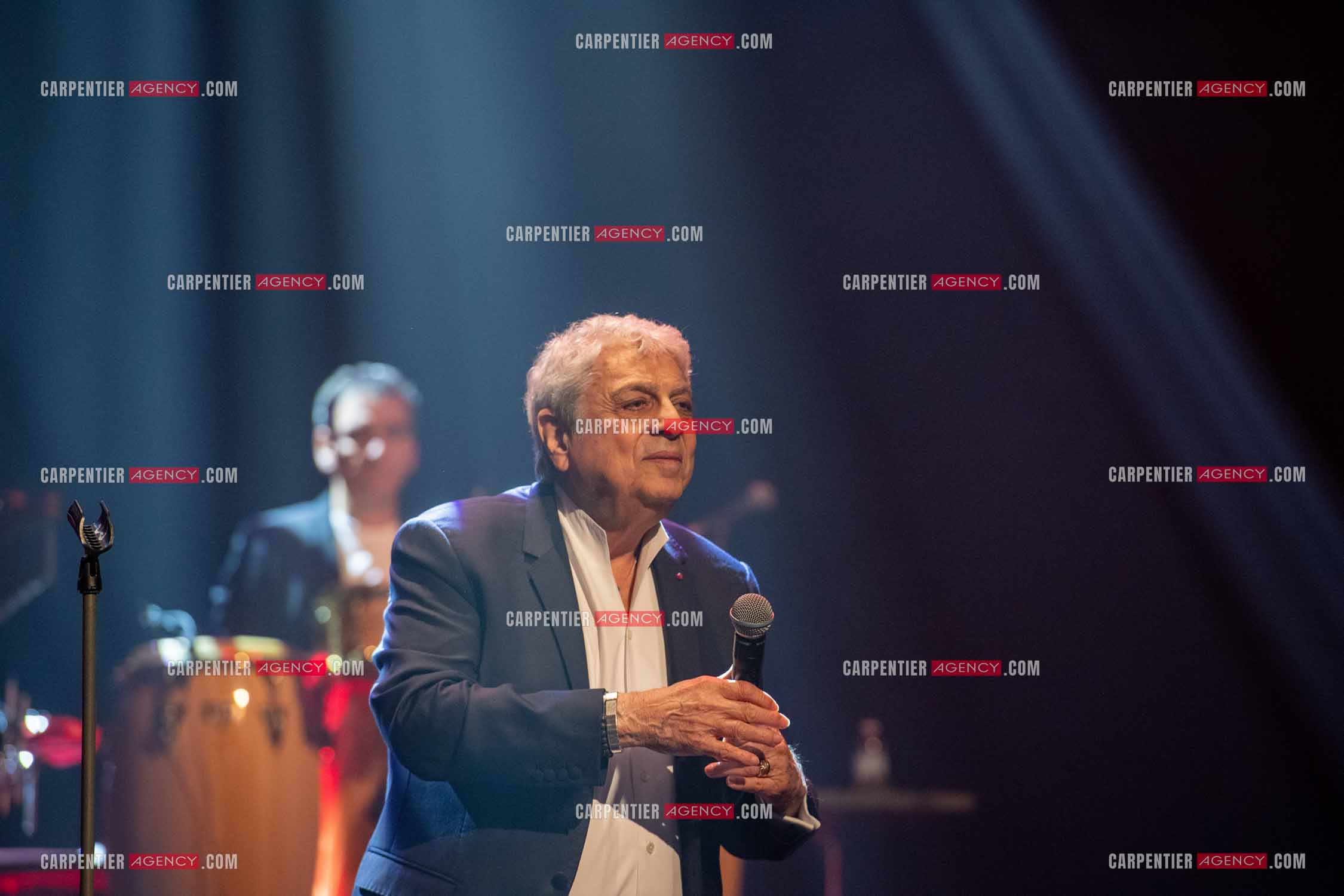 Le chanteur Enrico Macias en concert à Toulon au Palais Neptune.  ( Exclusif )