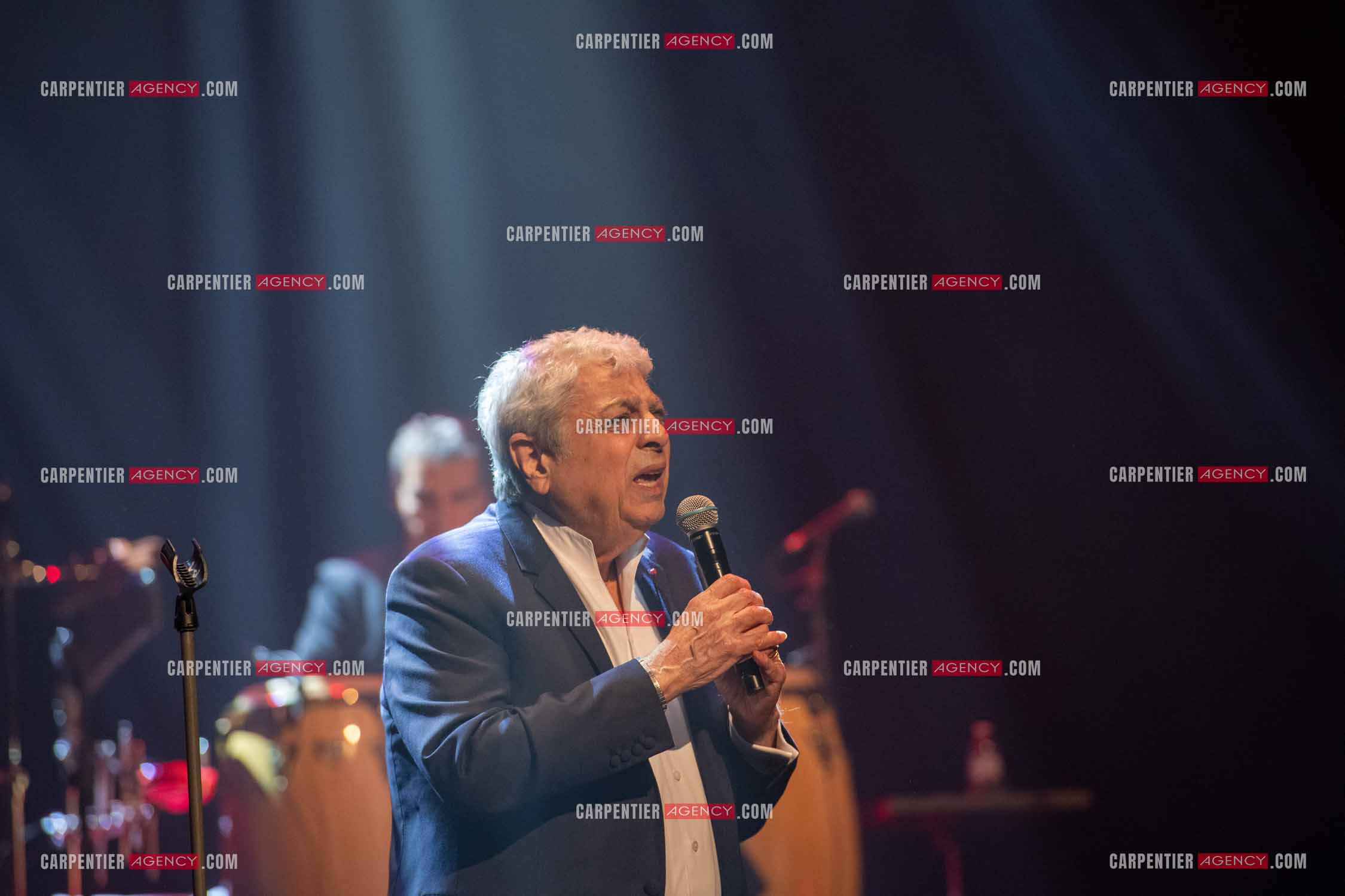 Le chanteur Enrico Macias en concert à Toulon au Palais Neptune.  ( Exclusif )