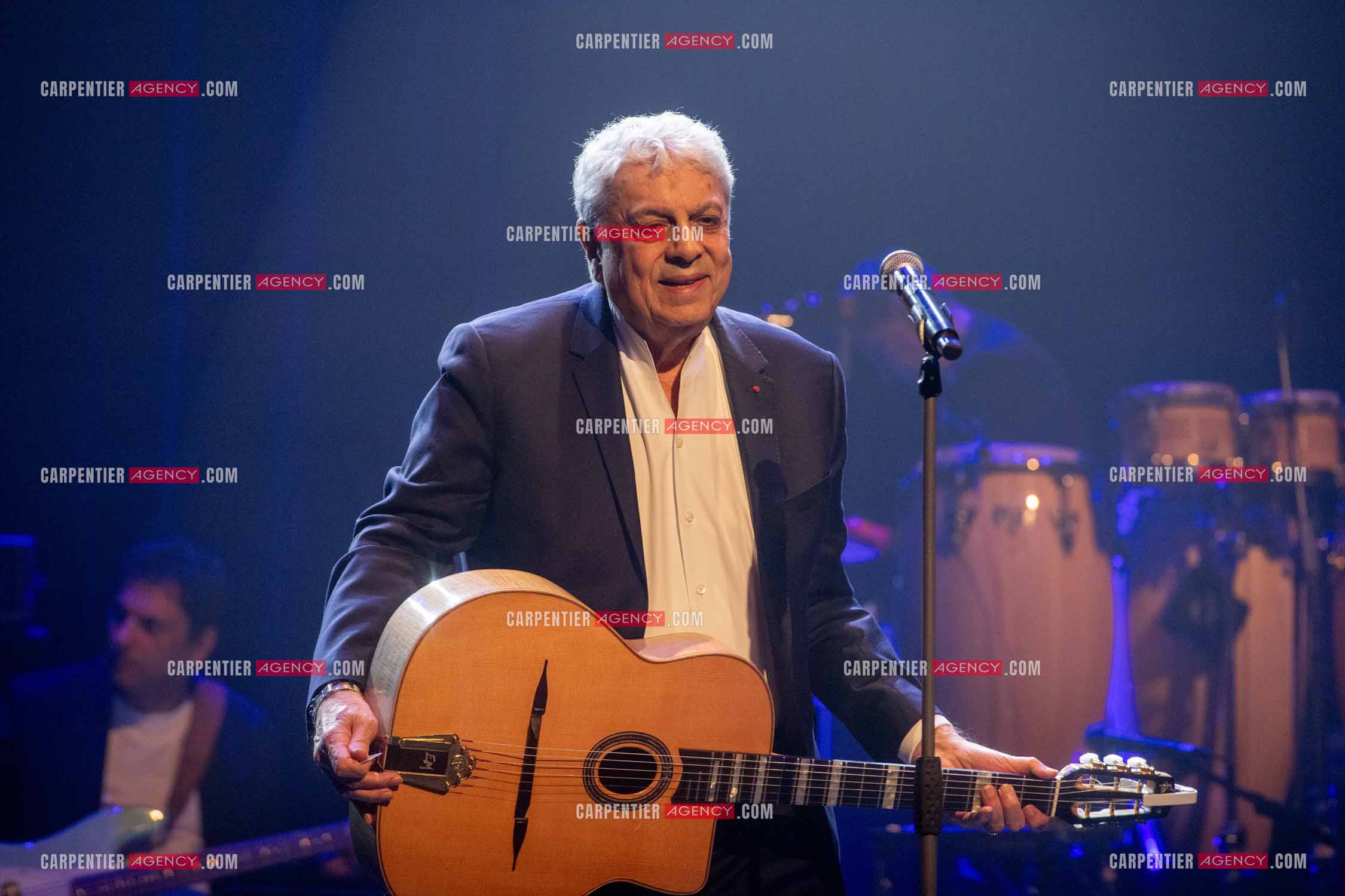 Le chanteur Enrico Macias en concert à Toulon au Palais Neptune.  ( Exclusif )