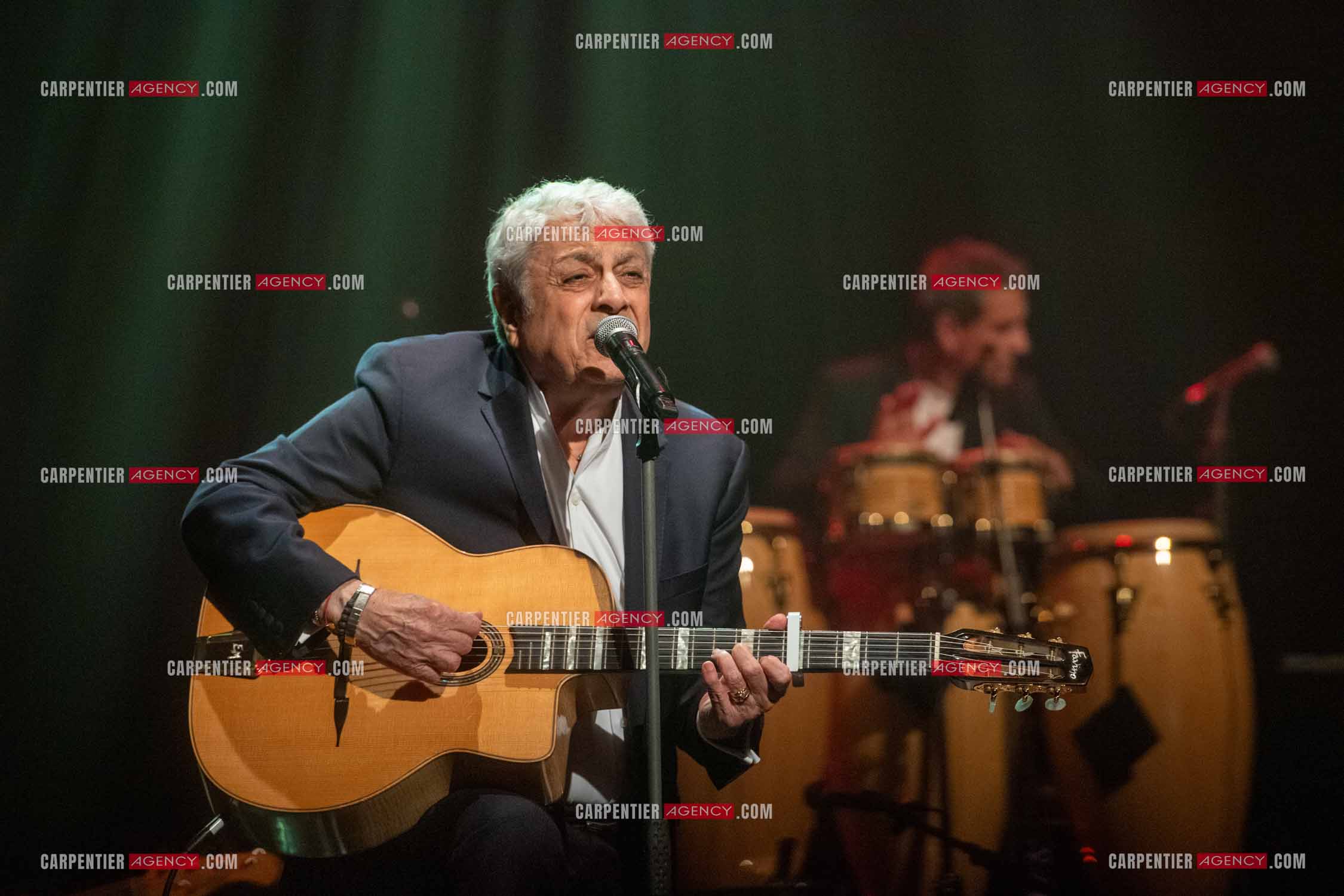 Le chanteur Enrico Macias en concert à Toulon au Palais Neptune.  ( Exclusif )