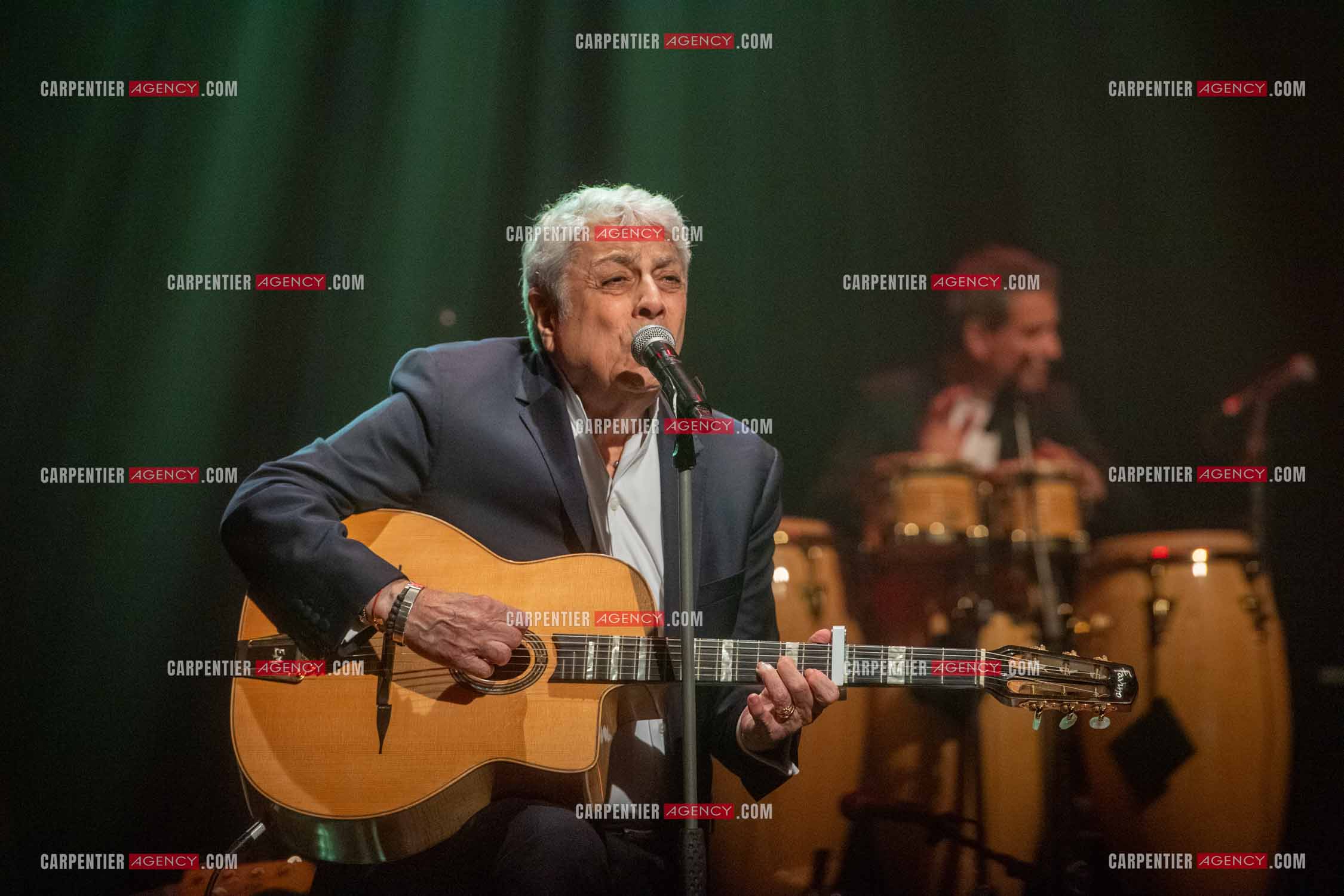 Le chanteur Enrico Macias en concert à Toulon au Palais Neptune.  ( Exclusif )
