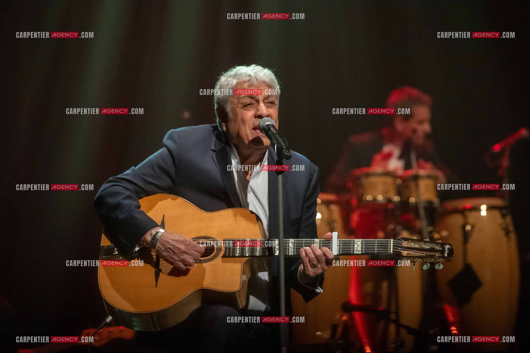 Le chanteur Enrico Macias en concert à Toulon au Palais Neptune.  ( Exclusif )