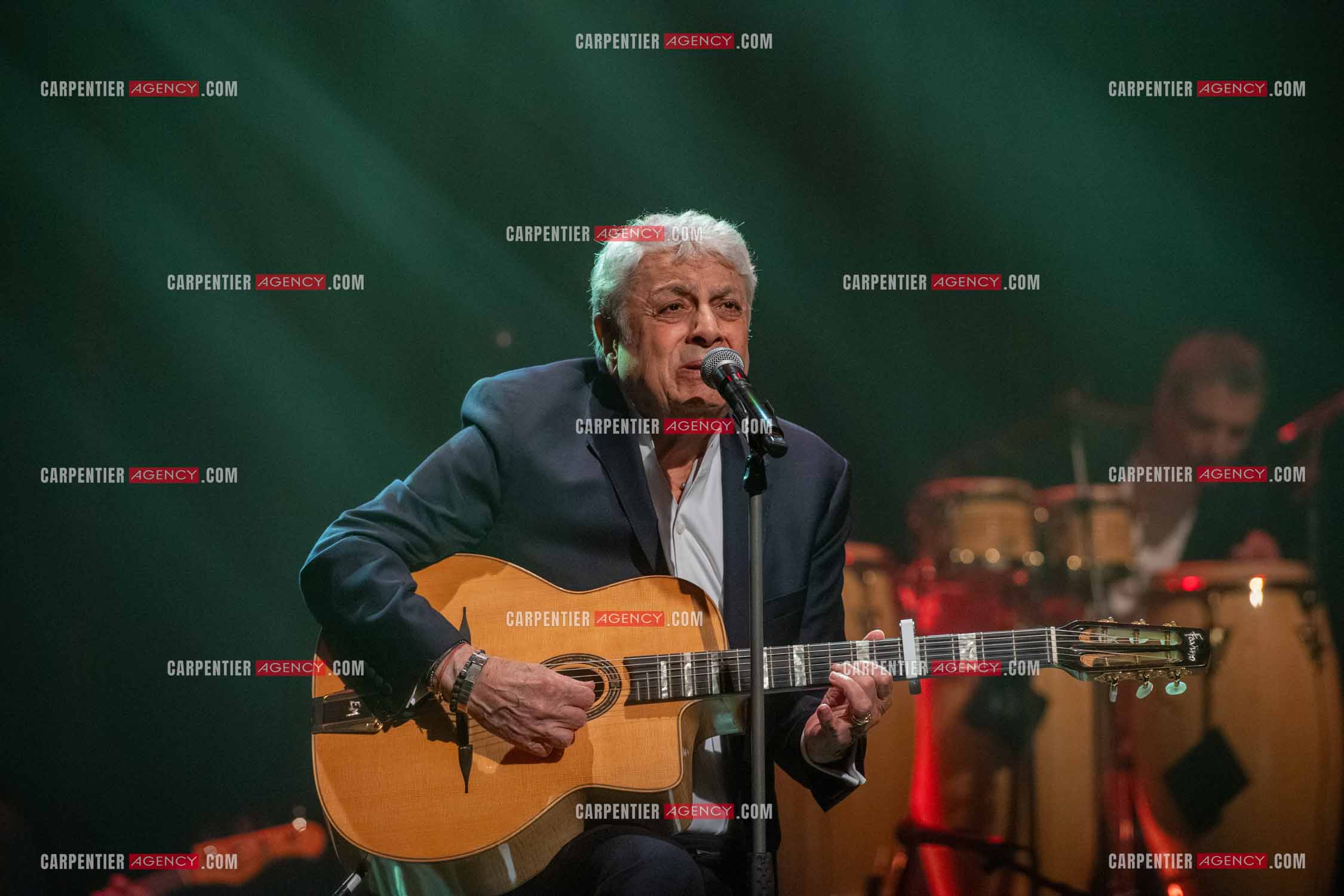 Le chanteur Enrico Macias en concert à Toulon au Palais Neptune.  ( Exclusif )