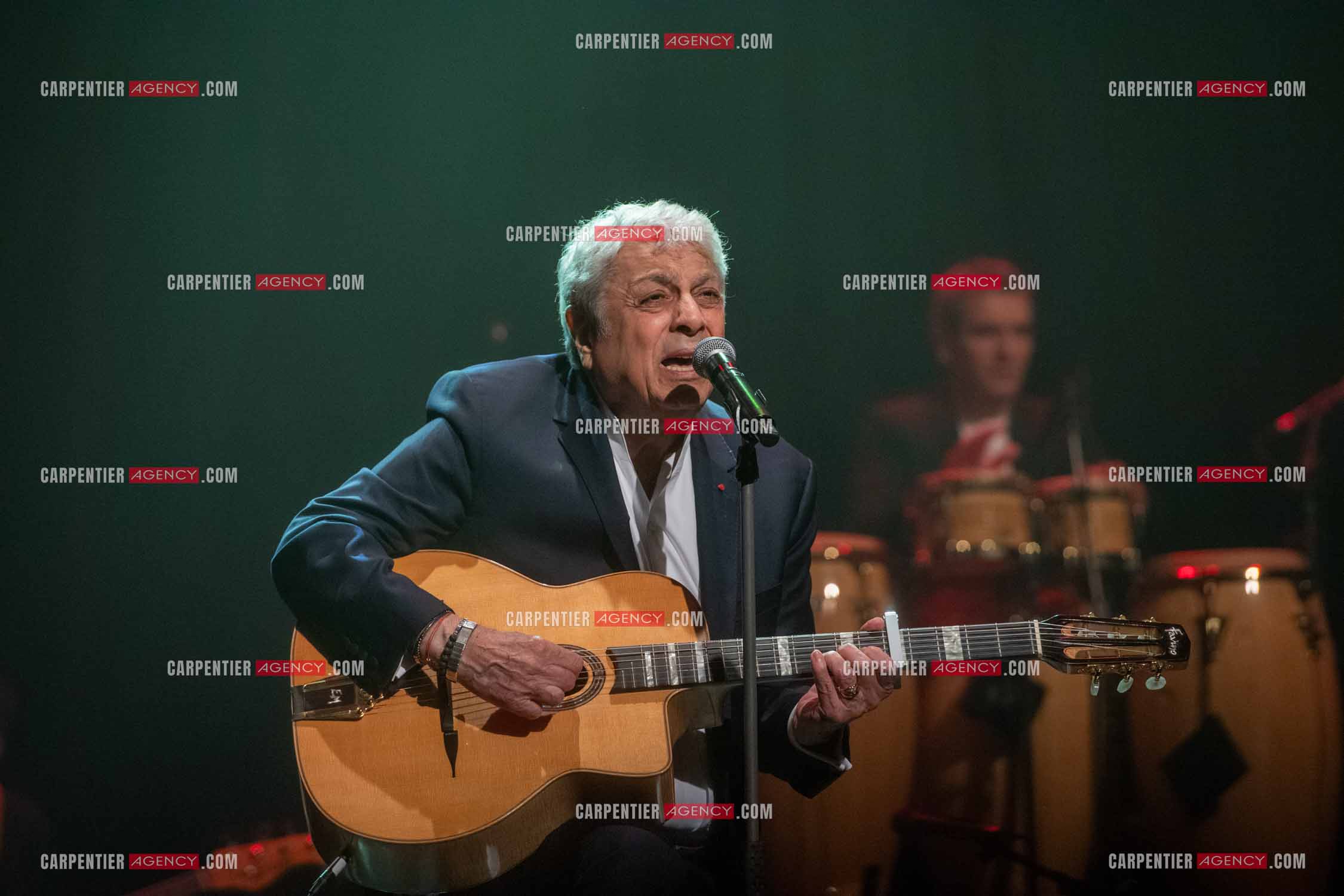 Le chanteur Enrico Macias en concert à Toulon au Palais Neptune.  ( Exclusif )