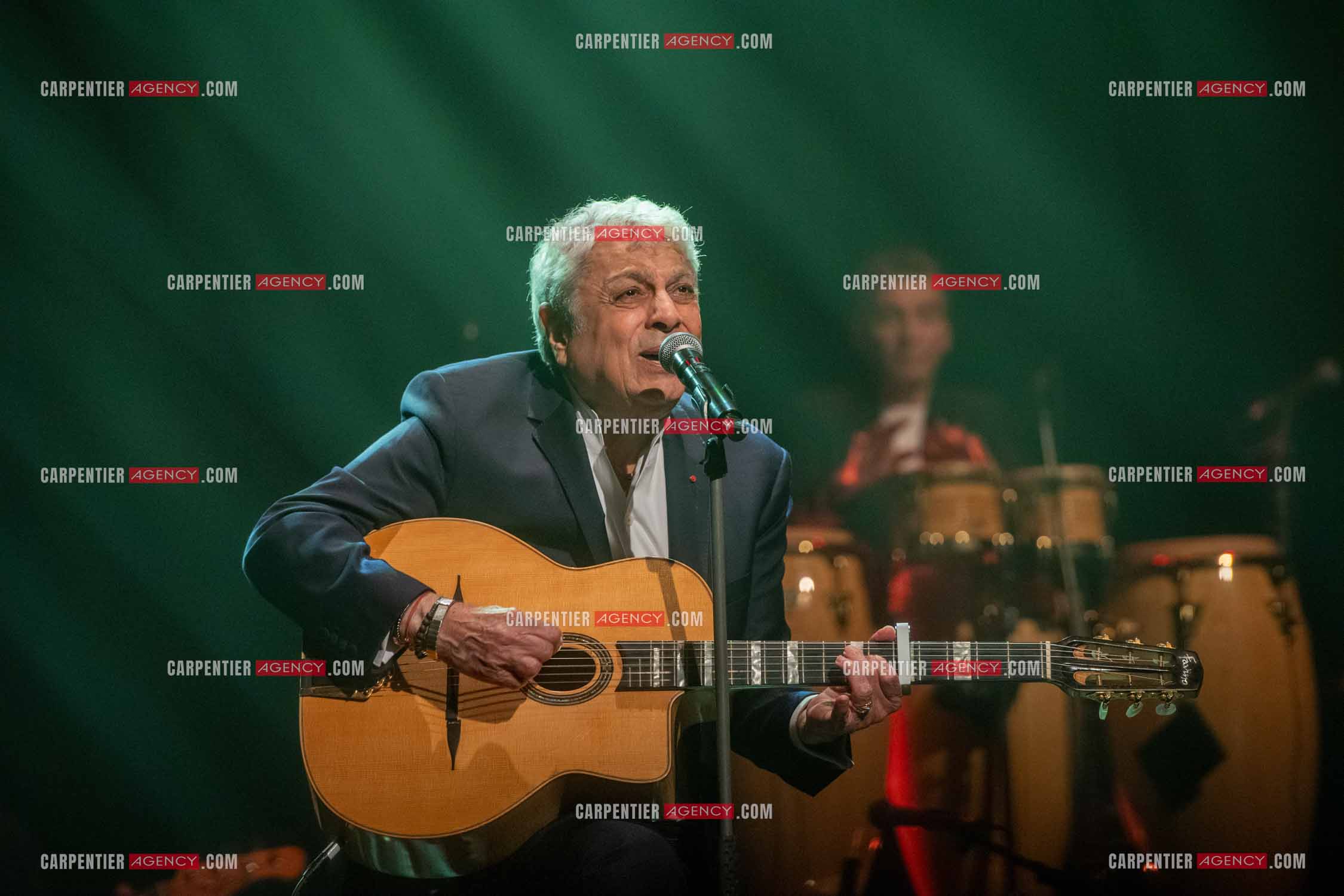 Le chanteur Enrico Macias en concert à Toulon au Palais Neptune.  ( Exclusif )