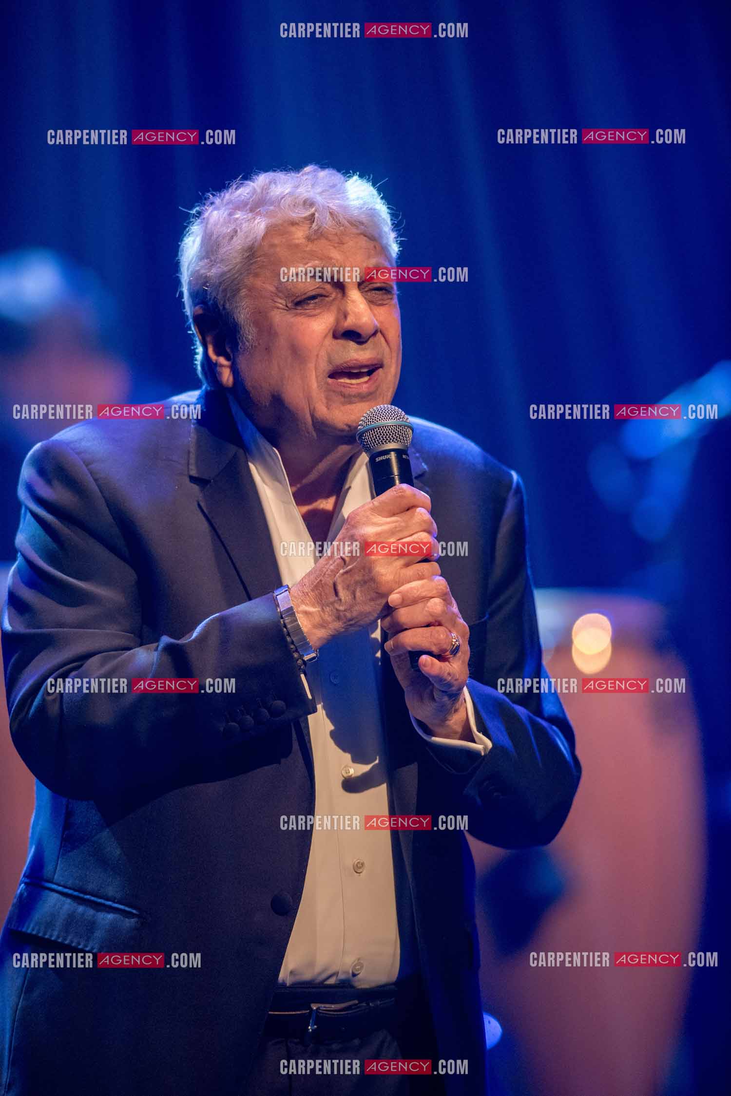 Le chanteur Enrico Macias en concert à Toulon au Palais Neptune.  ( Exclusif )