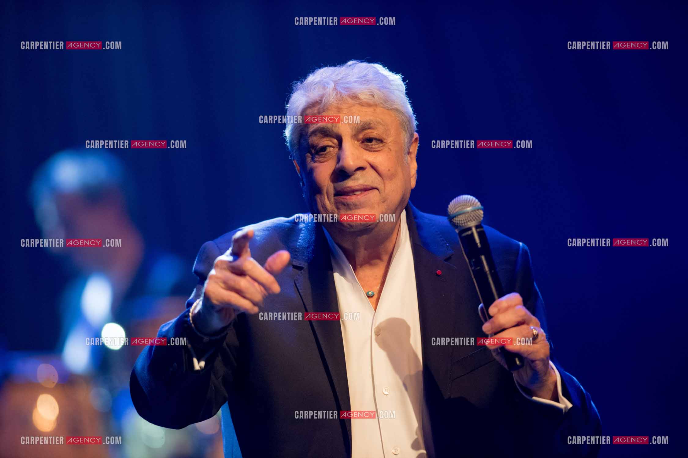 Le chanteur Enrico Macias en concert à Toulon au Palais Neptune.  ( Exclusif )