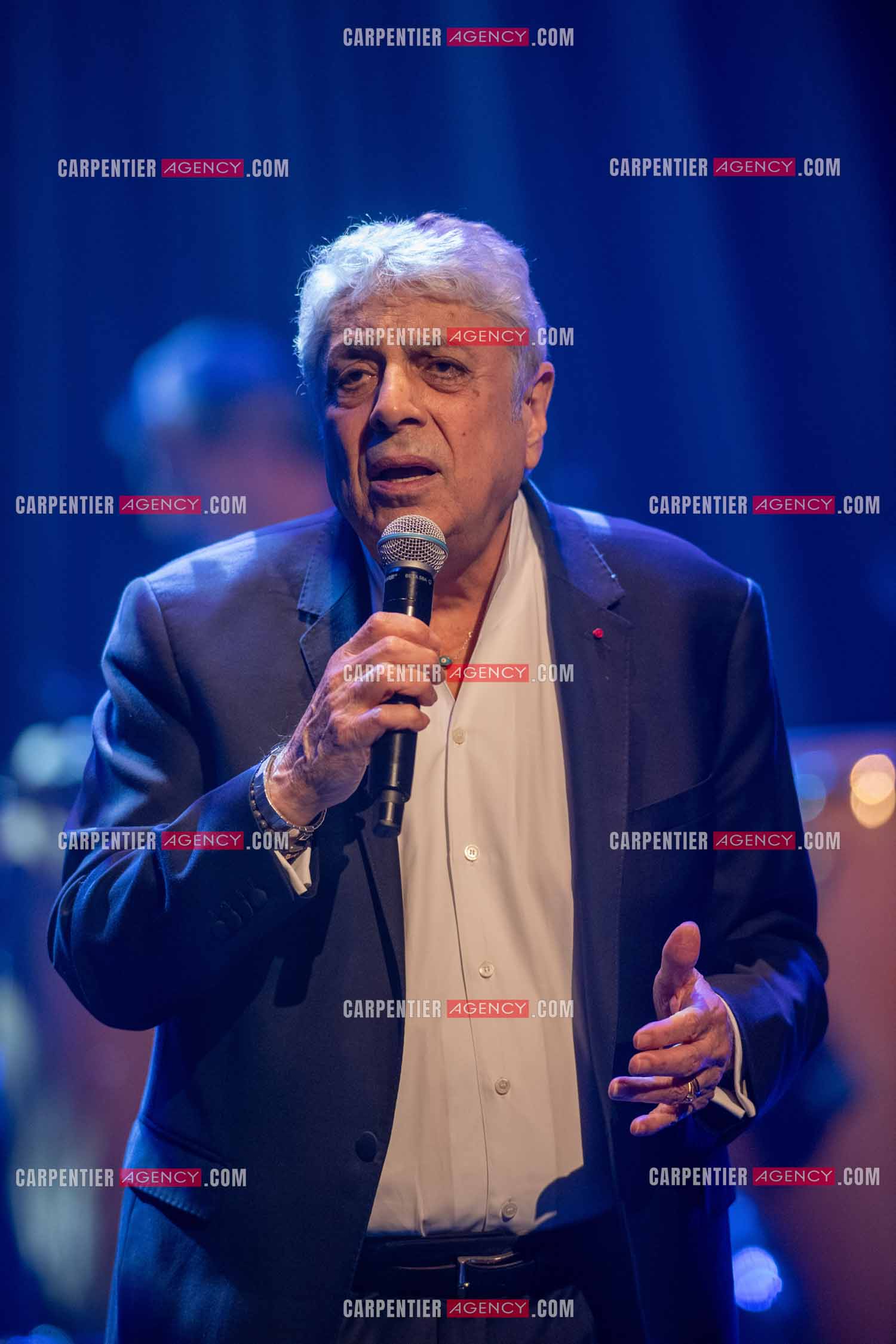 Le chanteur Enrico Macias en concert à Toulon au Palais Neptune.  ( Exclusif )