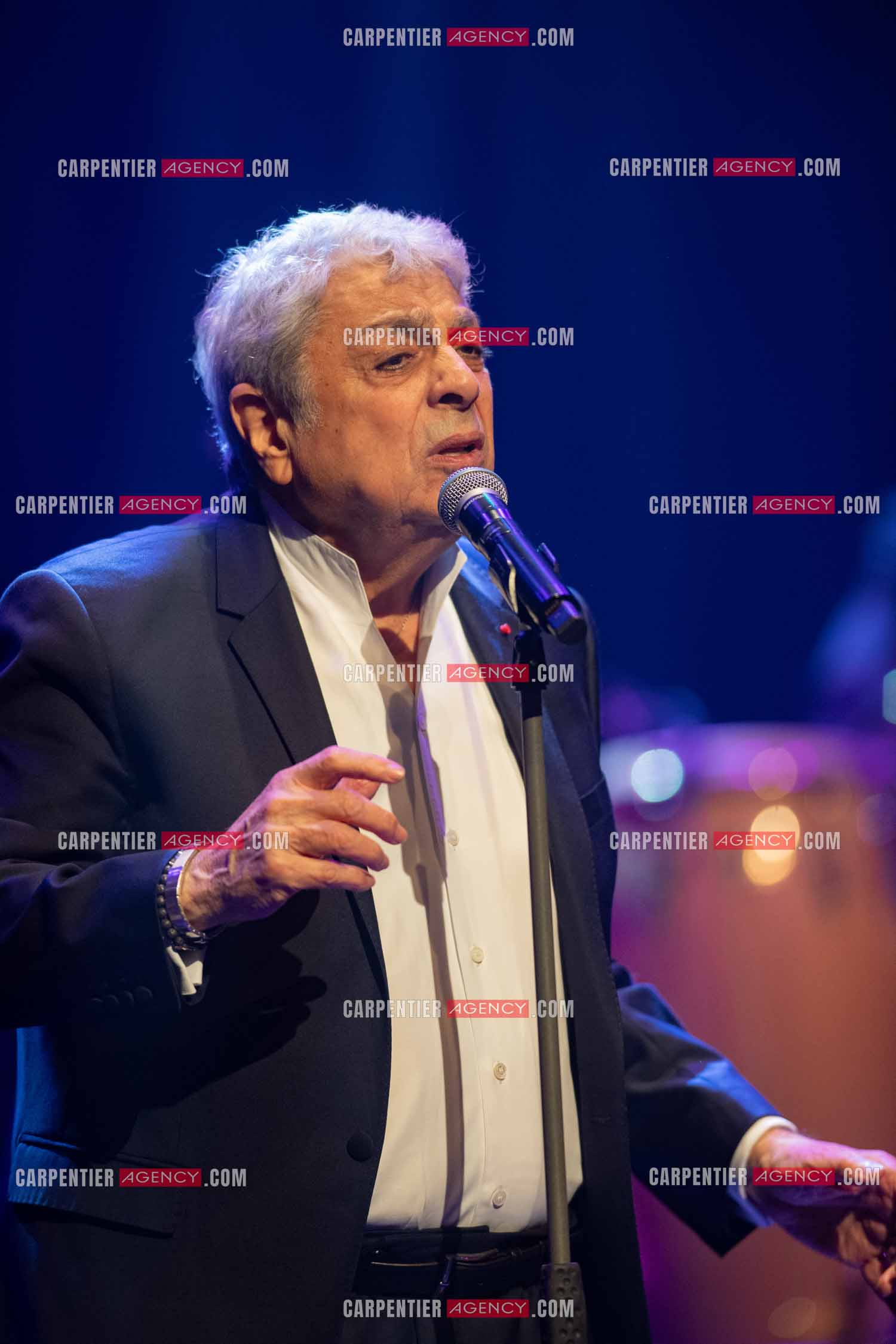 Le chanteur Enrico Macias en concert à Toulon au Palais Neptune.  ( Exclusif )