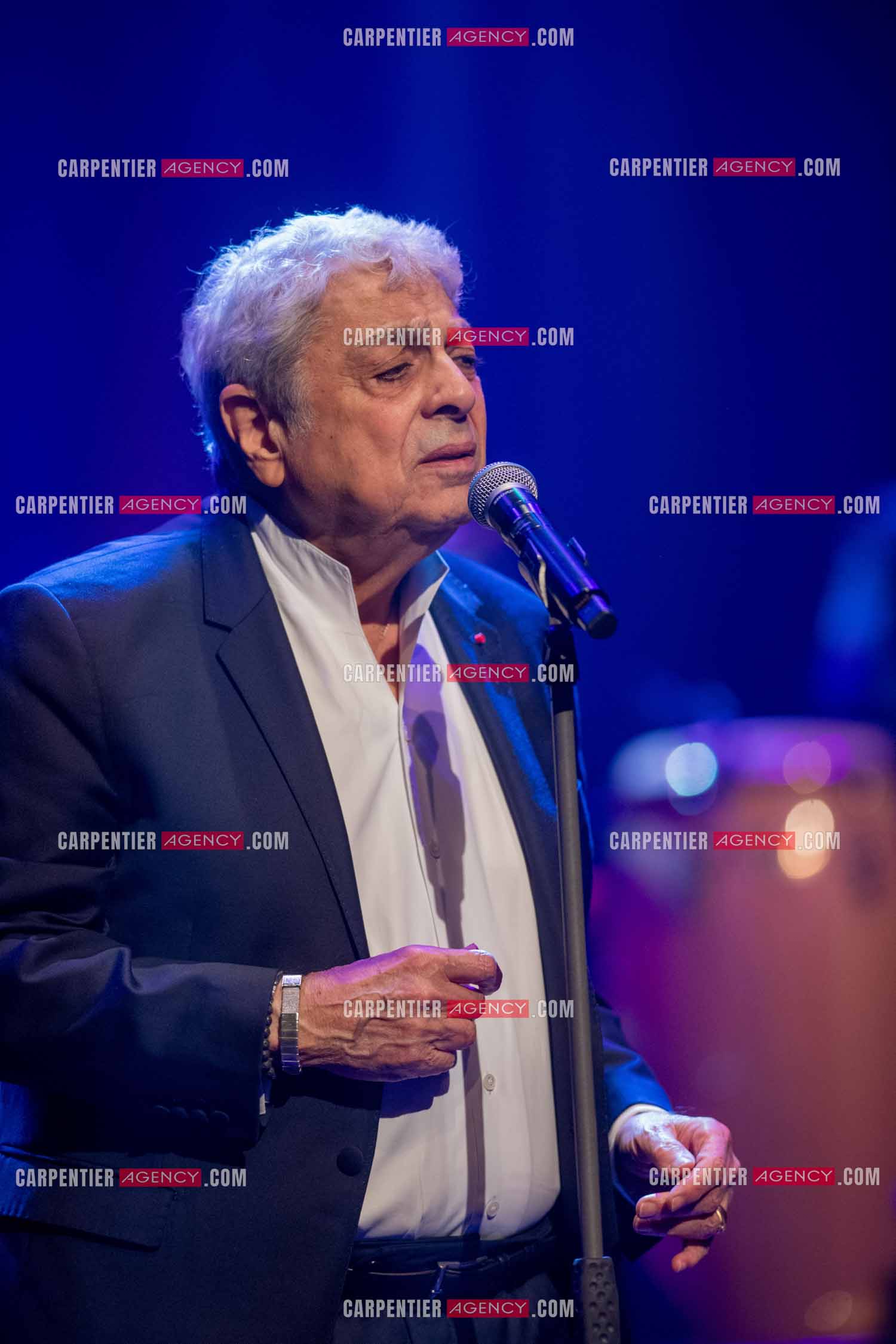 Le chanteur Enrico Macias en concert à Toulon au Palais Neptune.  ( Exclusif )