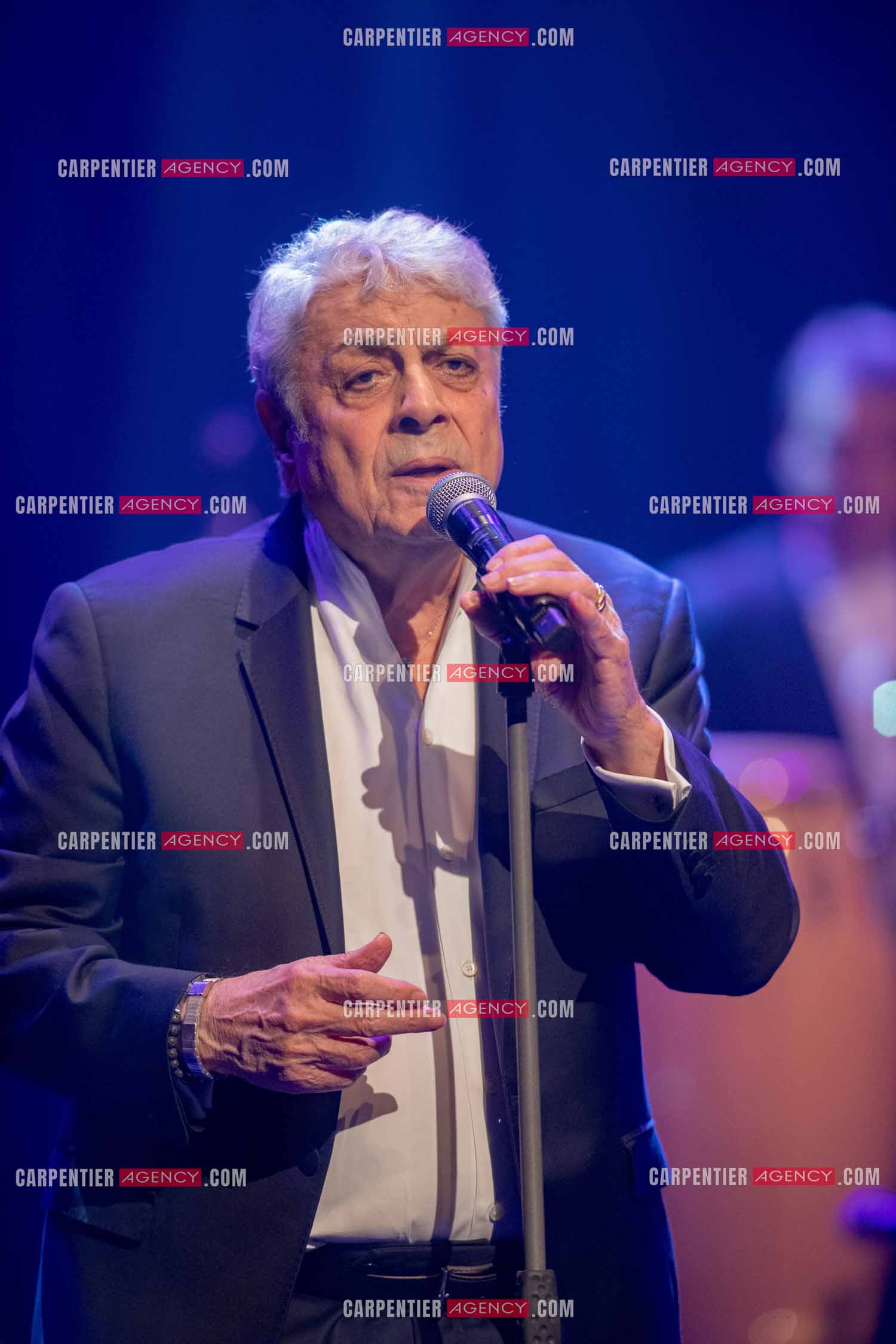 Le chanteur Enrico Macias en concert à Toulon au Palais Neptune.  ( Exclusif )