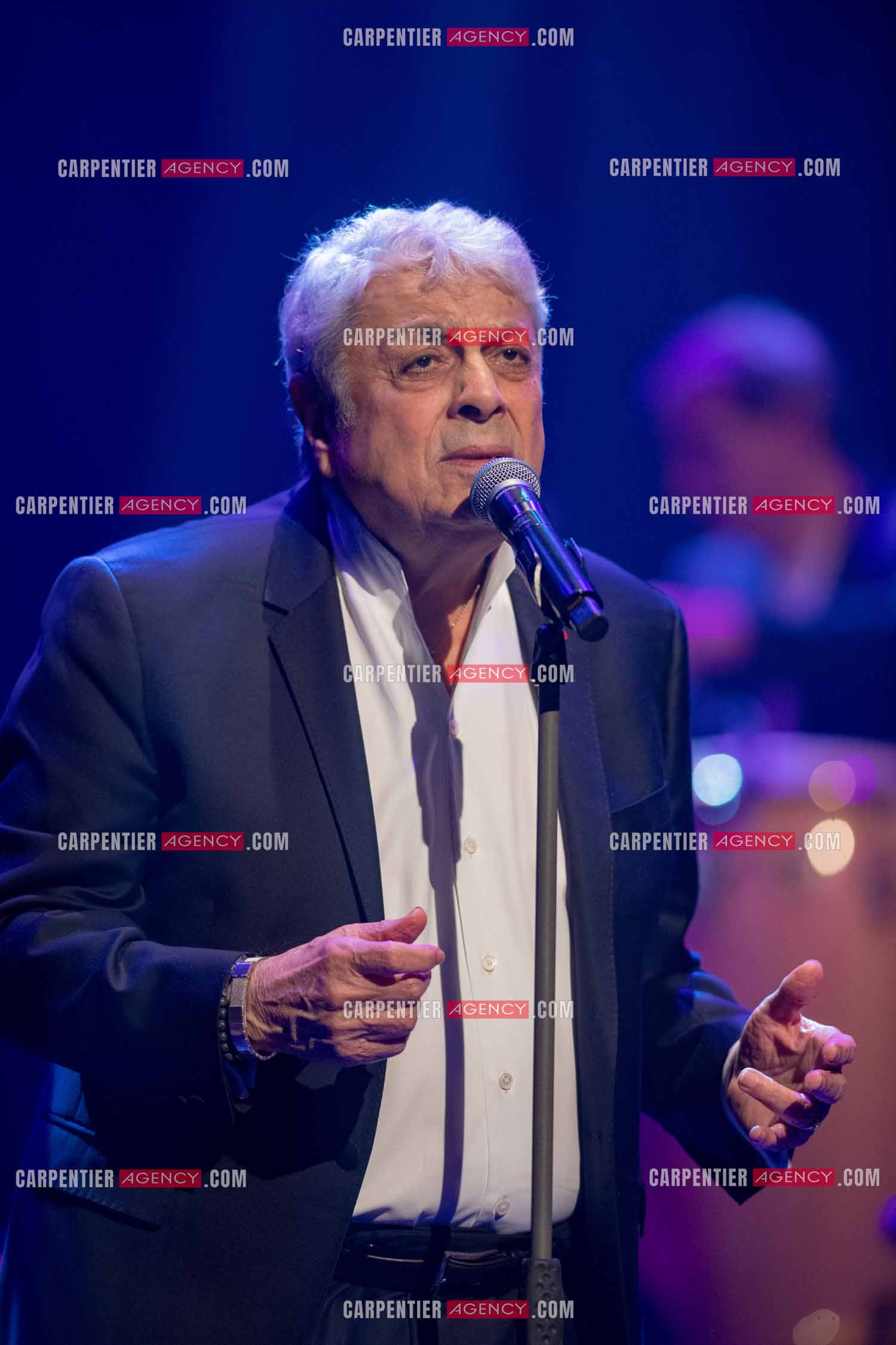 Le chanteur Enrico Macias en concert à Toulon au Palais Neptune.  ( Exclusif )