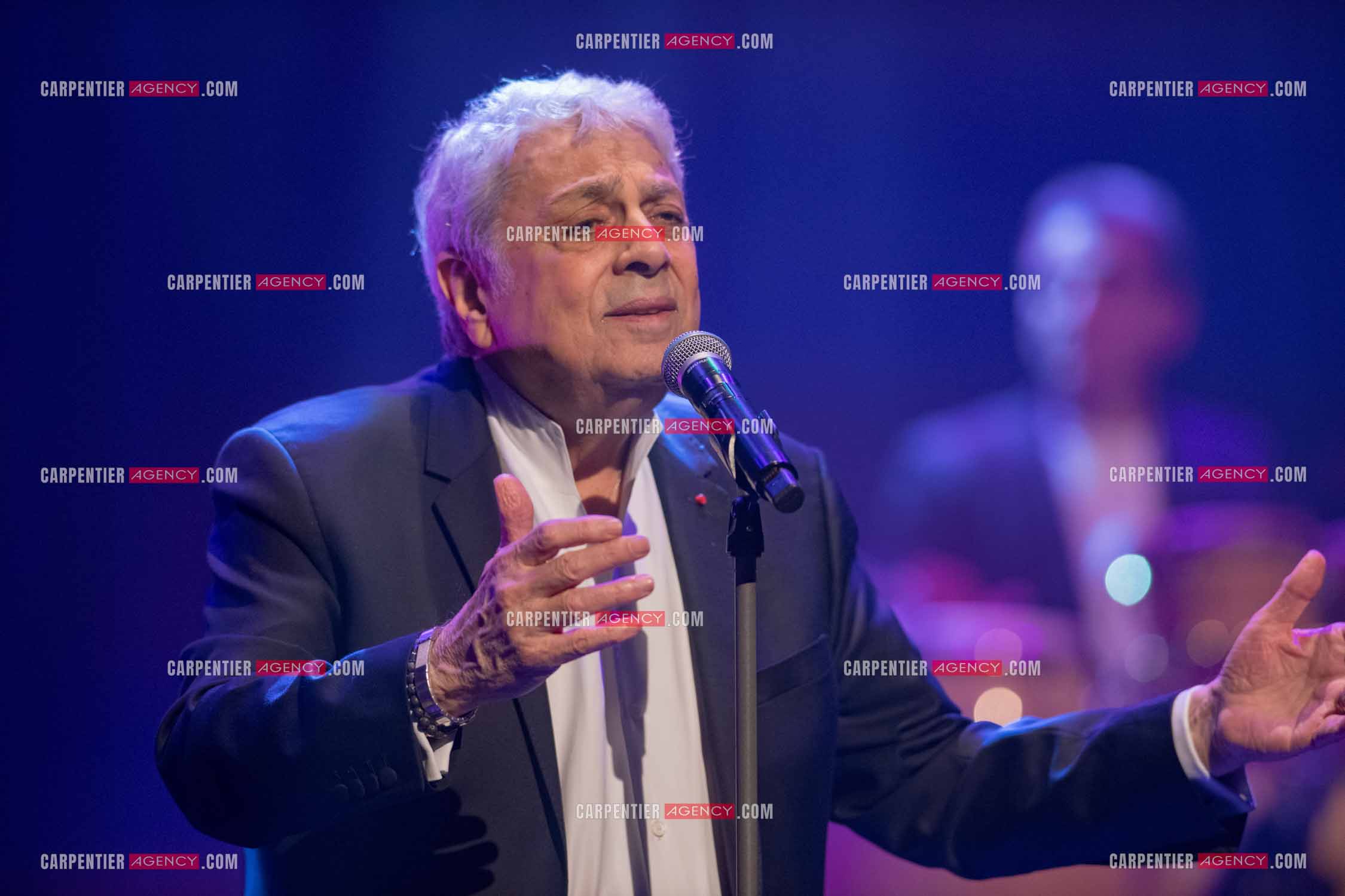 Le chanteur Enrico Macias en concert à Toulon au Palais Neptune.  ( Exclusif )