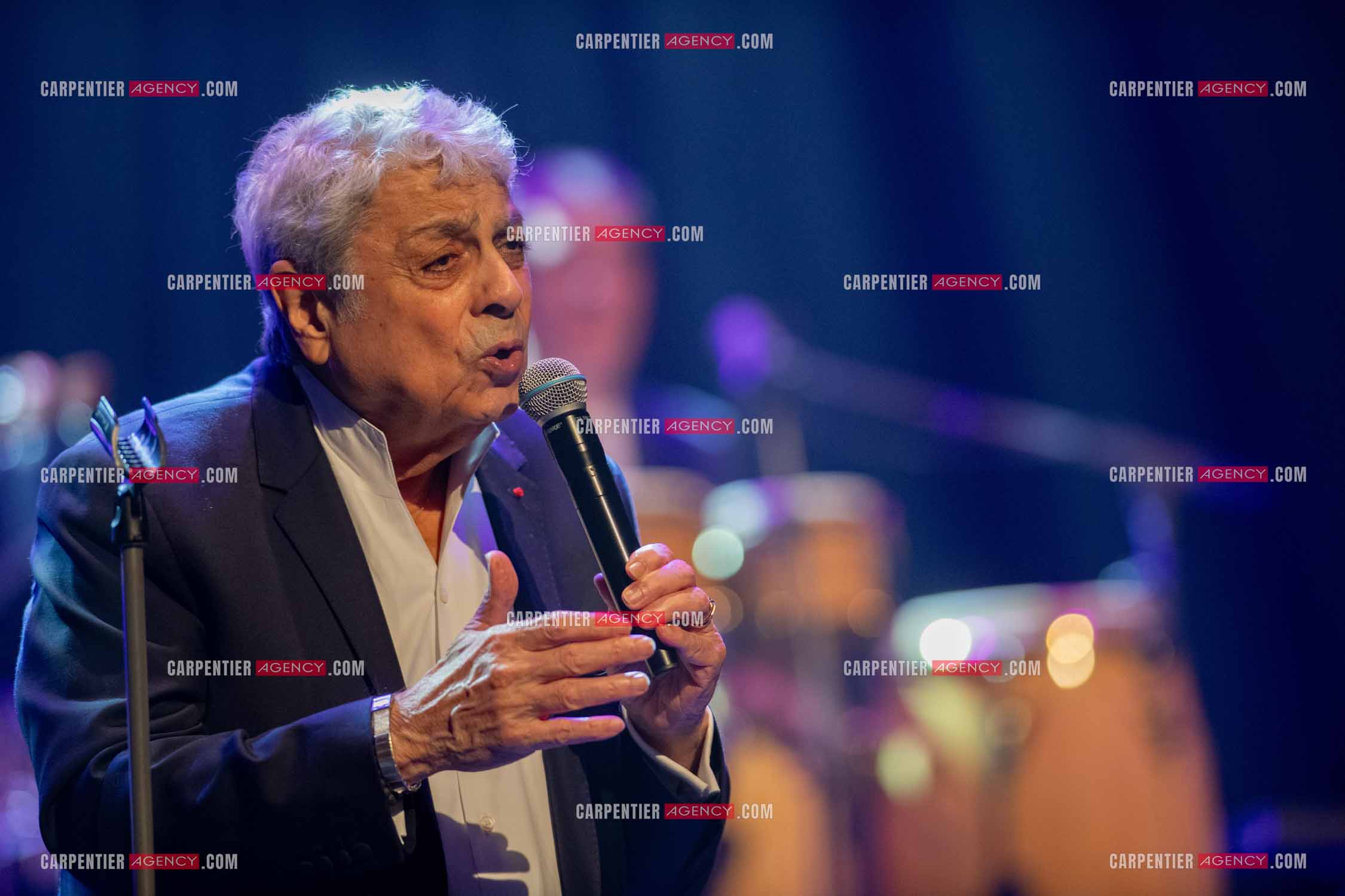 Le chanteur Enrico Macias en concert à Toulon au Palais Neptune.  ( Exclusif )