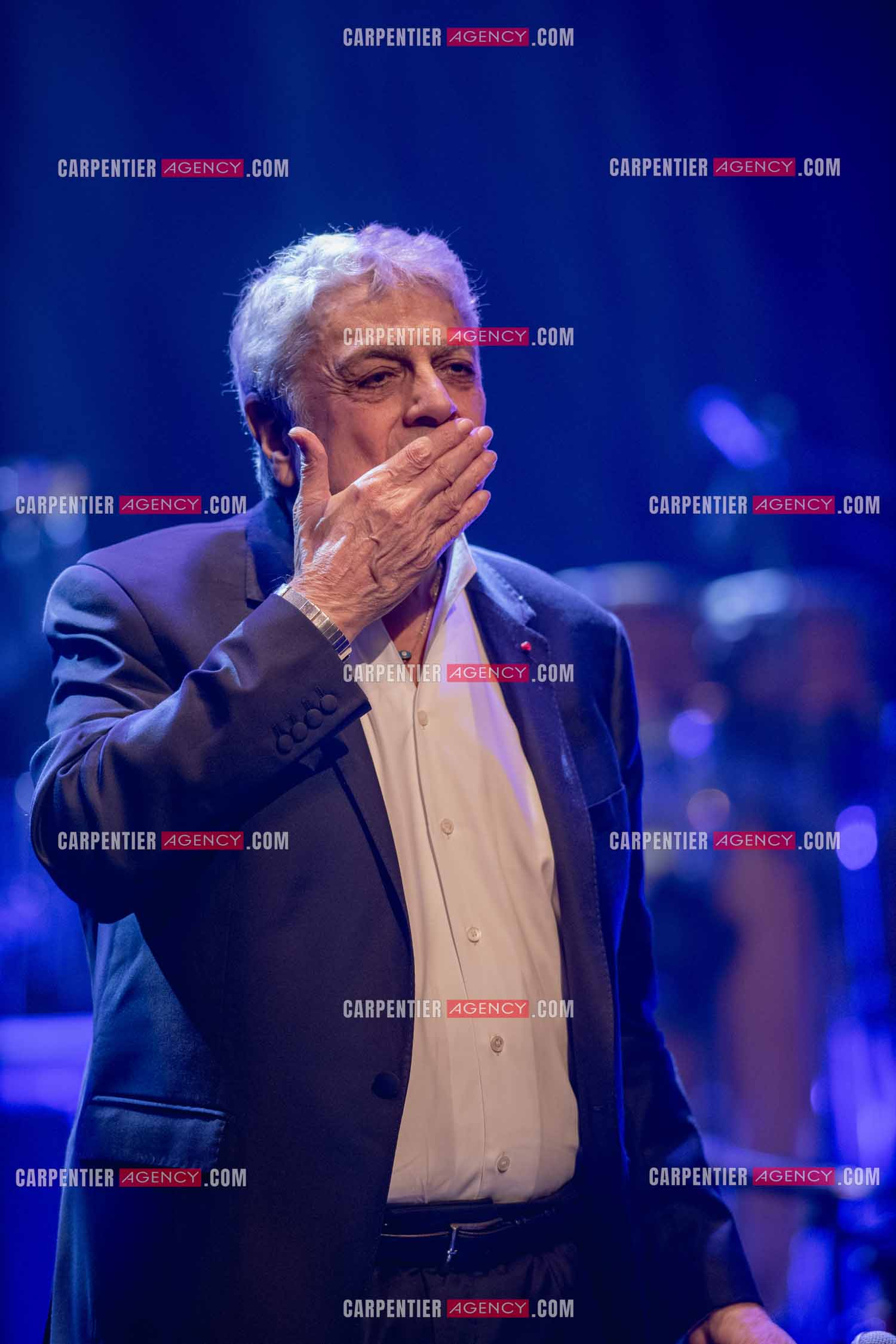 Le chanteur Enrico Macias en concert à Toulon au Palais Neptune.  ( Exclusif )