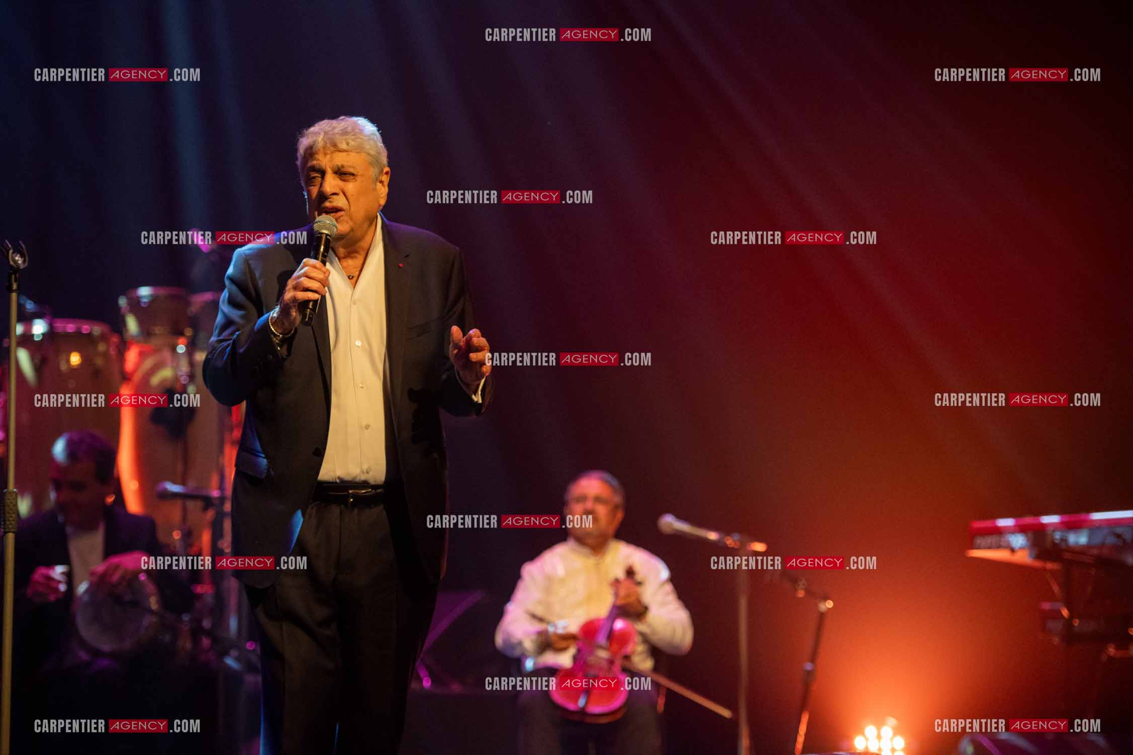 Le chanteur Enrico Macias en concert à Toulon au Palais Neptune.  ( Exclusif )