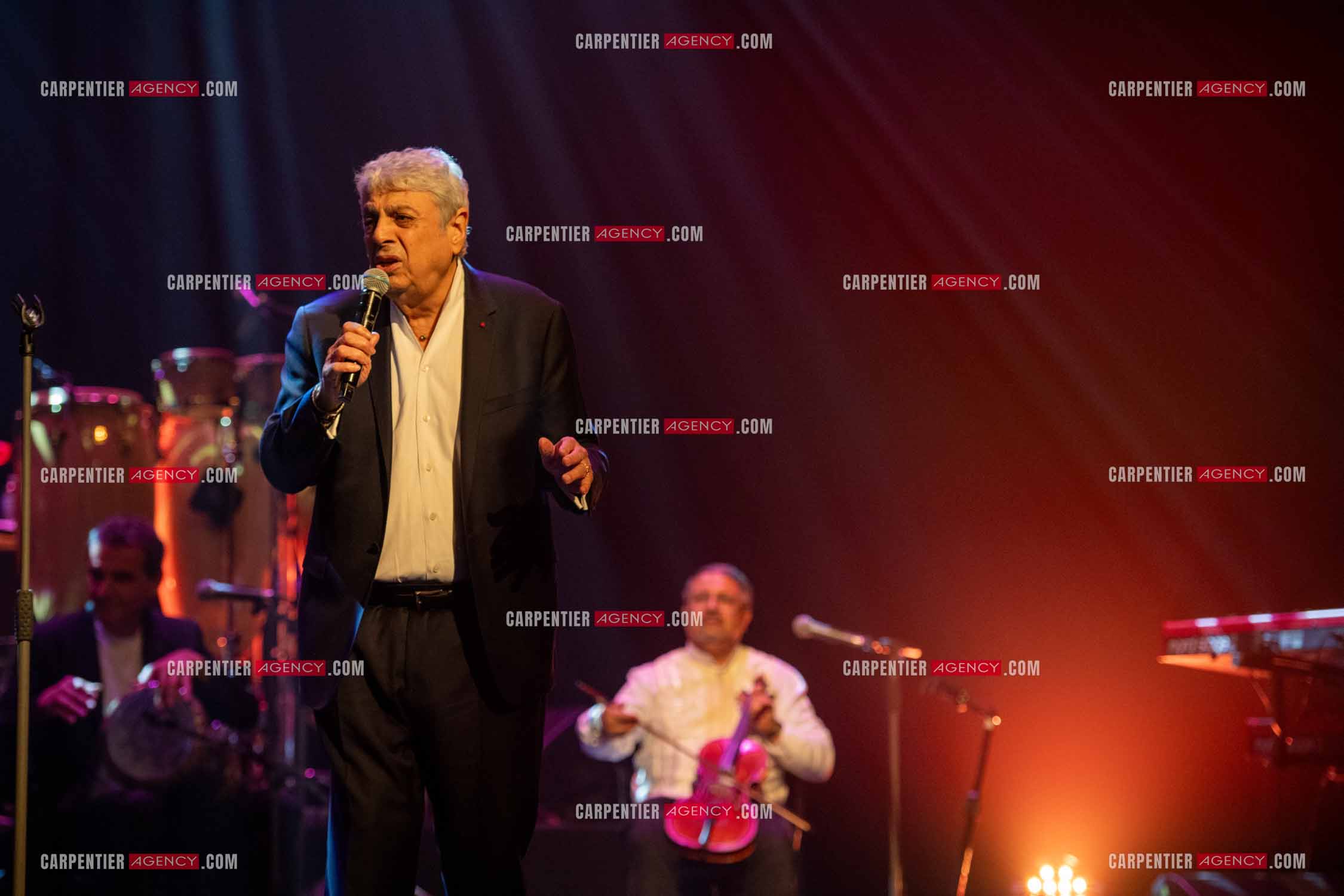 Le chanteur Enrico Macias en concert à Toulon au Palais Neptune.  ( Exclusif )