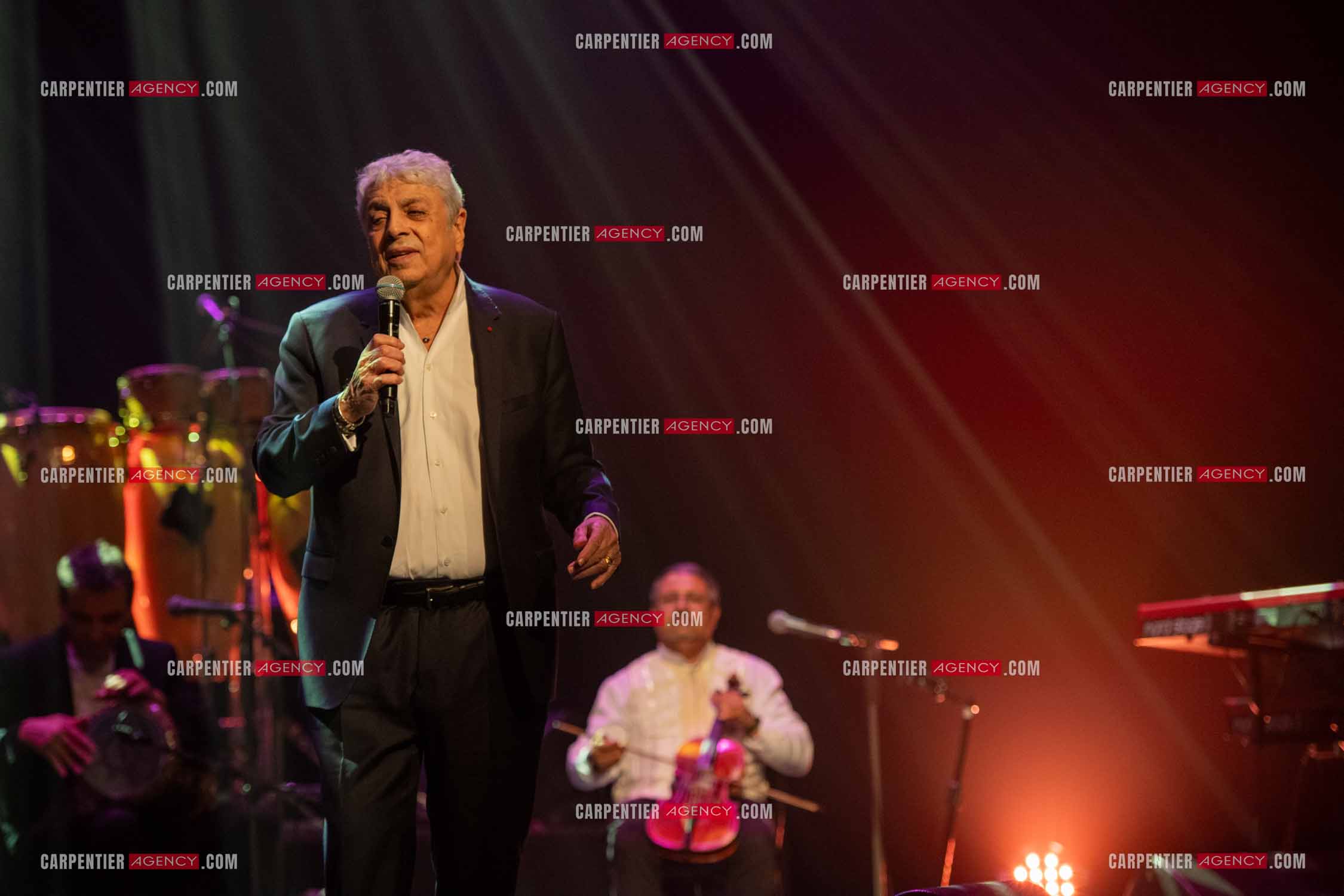 Le chanteur Enrico Macias en concert à Toulon au Palais Neptune.  ( Exclusif )