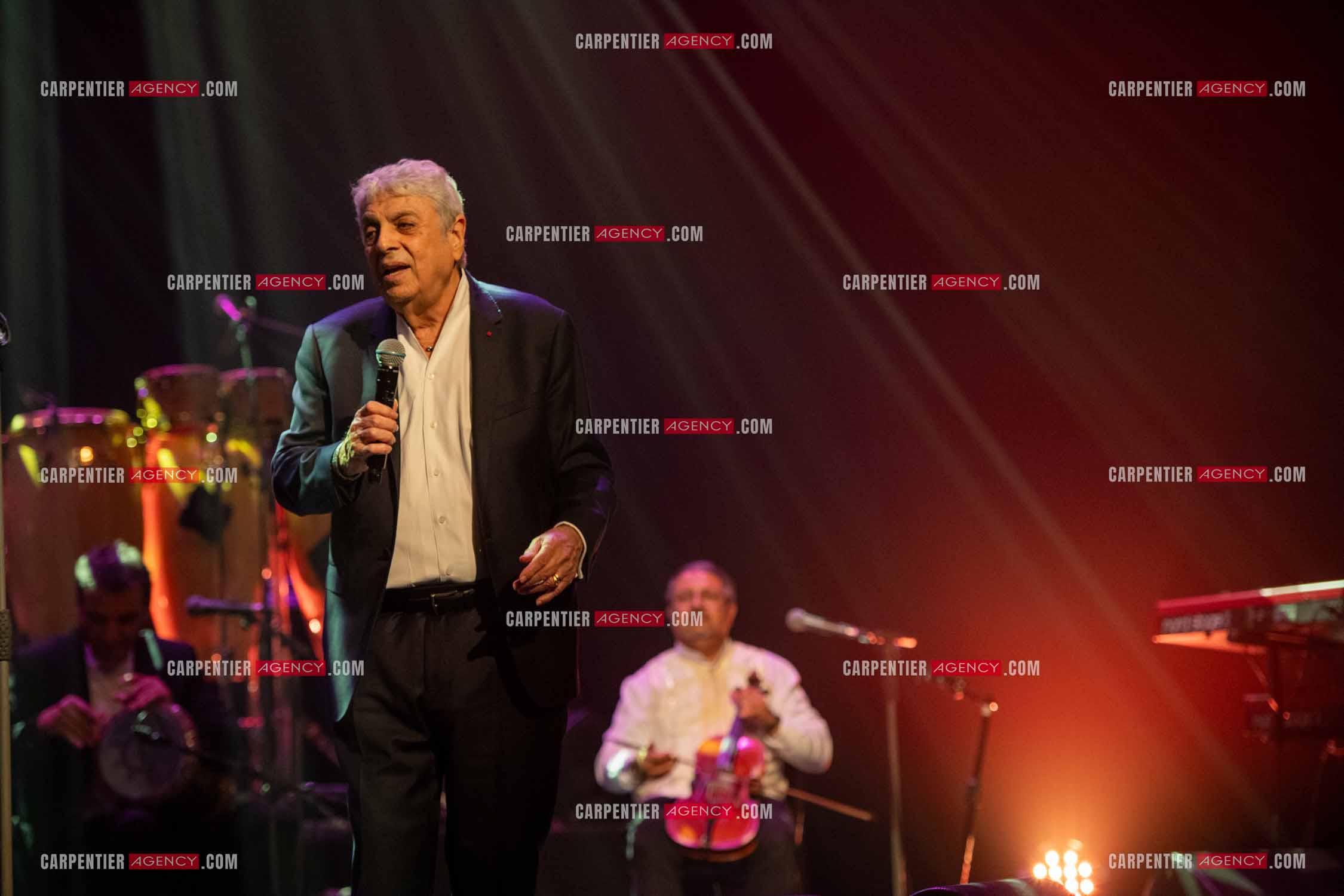 Le chanteur Enrico Macias en concert à Toulon au Palais Neptune.  ( Exclusif )