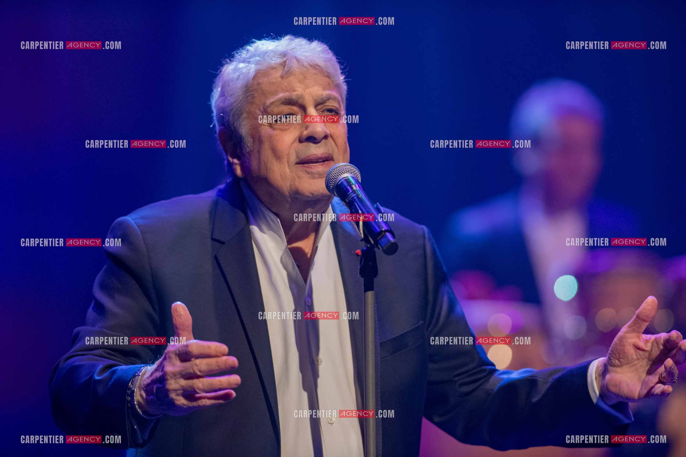 Le chanteur Enrico Macias en concert à Toulon au Palais Neptune.  ( Exclusif )