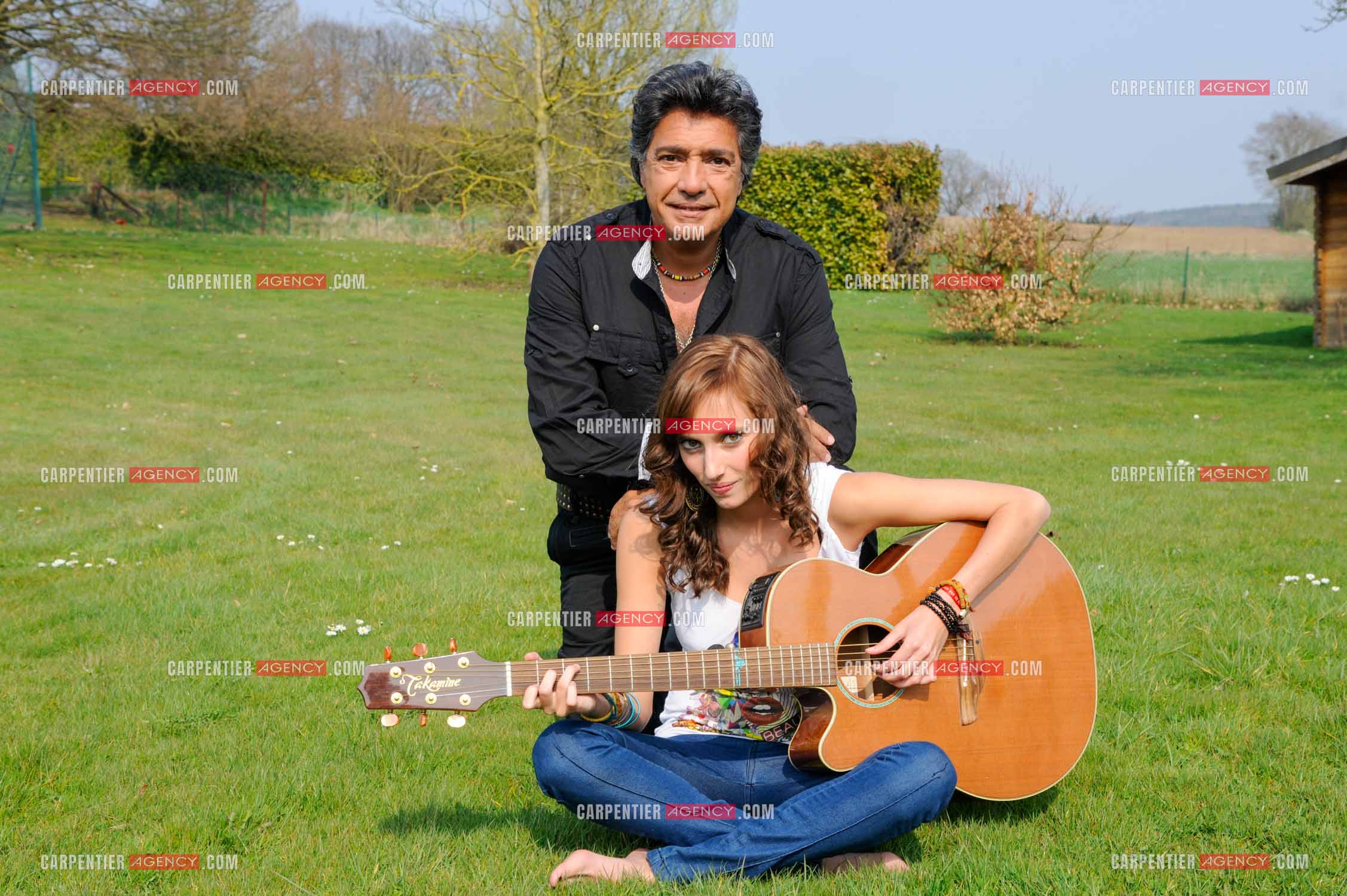 Le chanteur Frédéric François chez lui en Belgique. Frédéric avec sa fille Victoria. ( Exclusif )