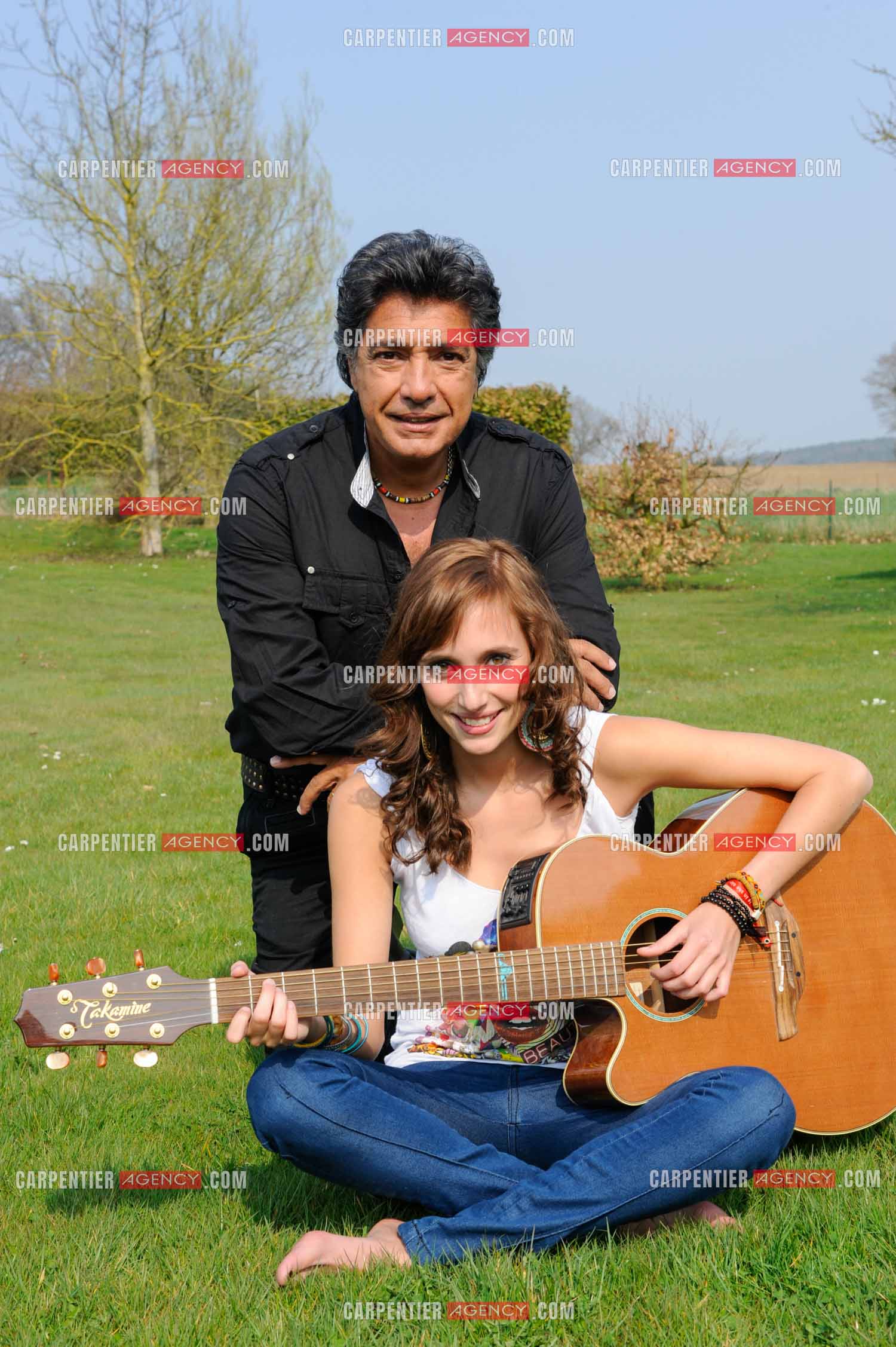 Le chanteur Frédéric François chez lui en Belgique. Frédéric avec sa fille Victoria. ( Exclusif )