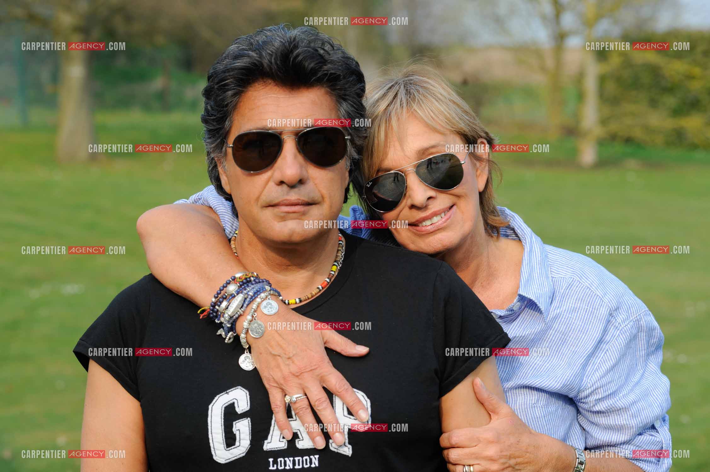 Le chanteur Frédéric François chez lui en Belgique. Frédéric et sa femme Monique.  ( Exclusif )