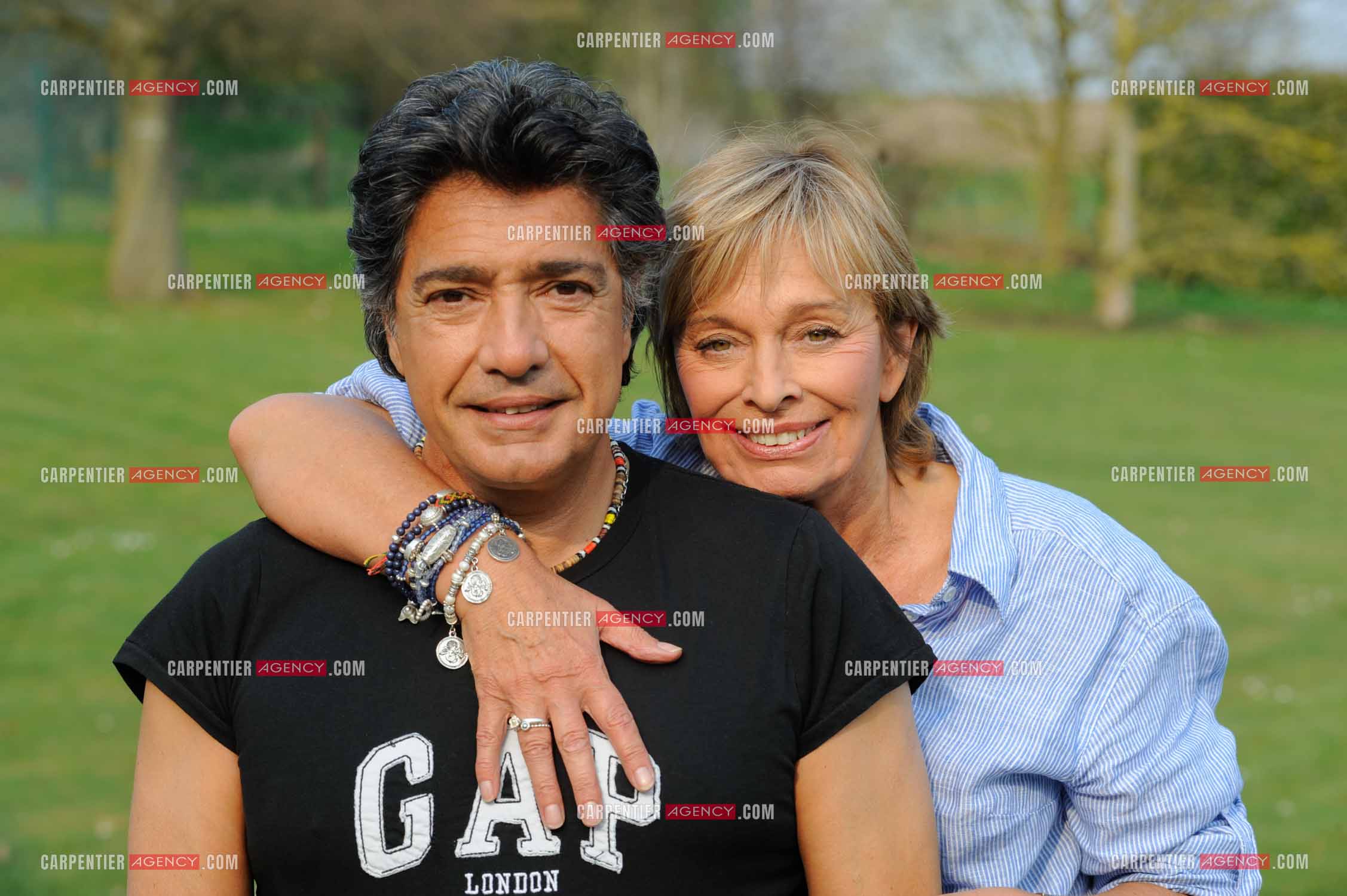 Le chanteur Frédéric François chez lui en Belgique. Frédéric et sa femme Monique.  ( Exclusif )