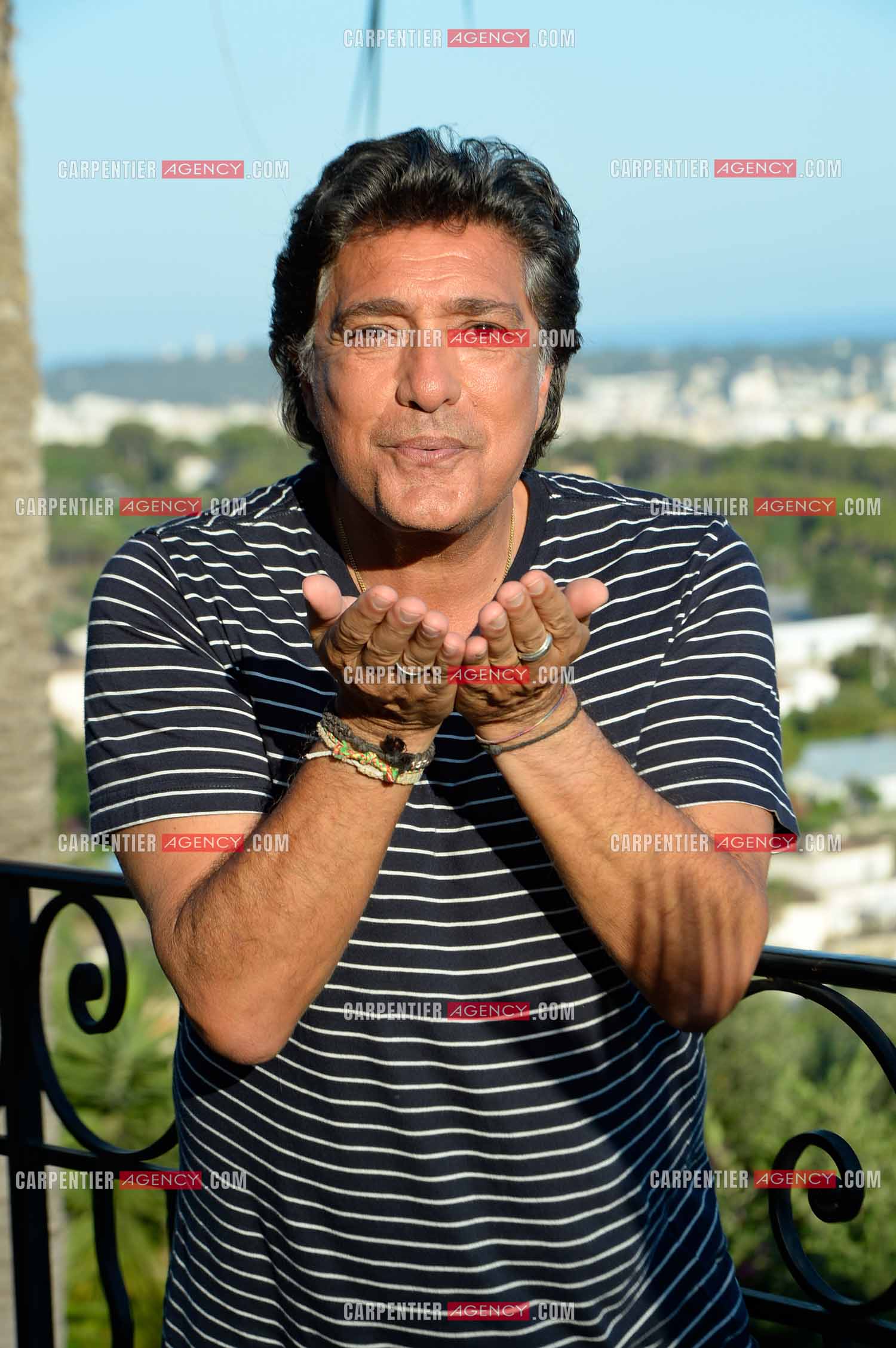 Le chanteur Frédéric François lors de ses vacances dans sa résidence secondaire d'Antibes. ( Exclusif )
