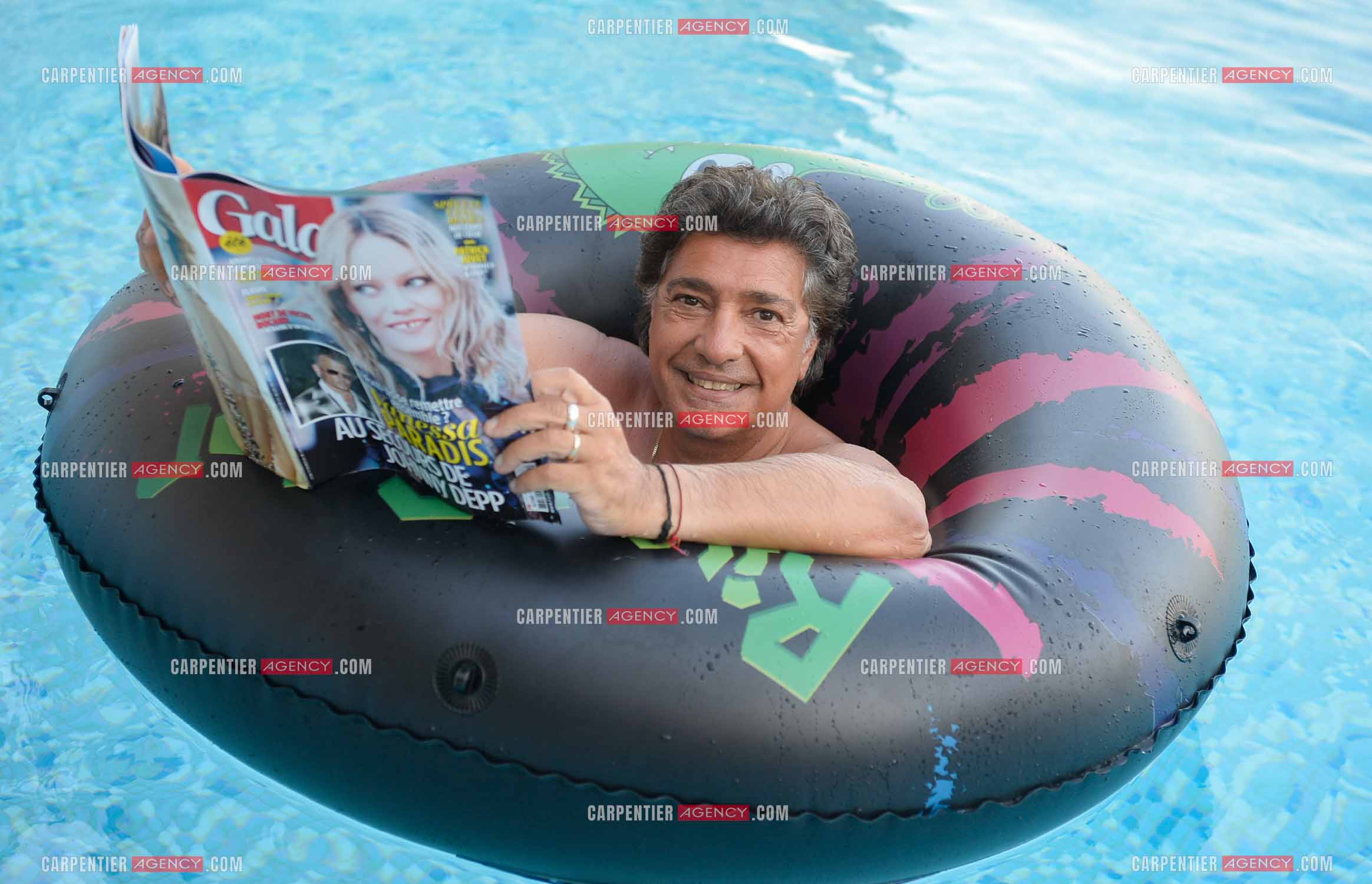 Le chanteur Frédéric François lors de ses vacances dans sa résidence secondaire d'Antibes. ( Exclusif )