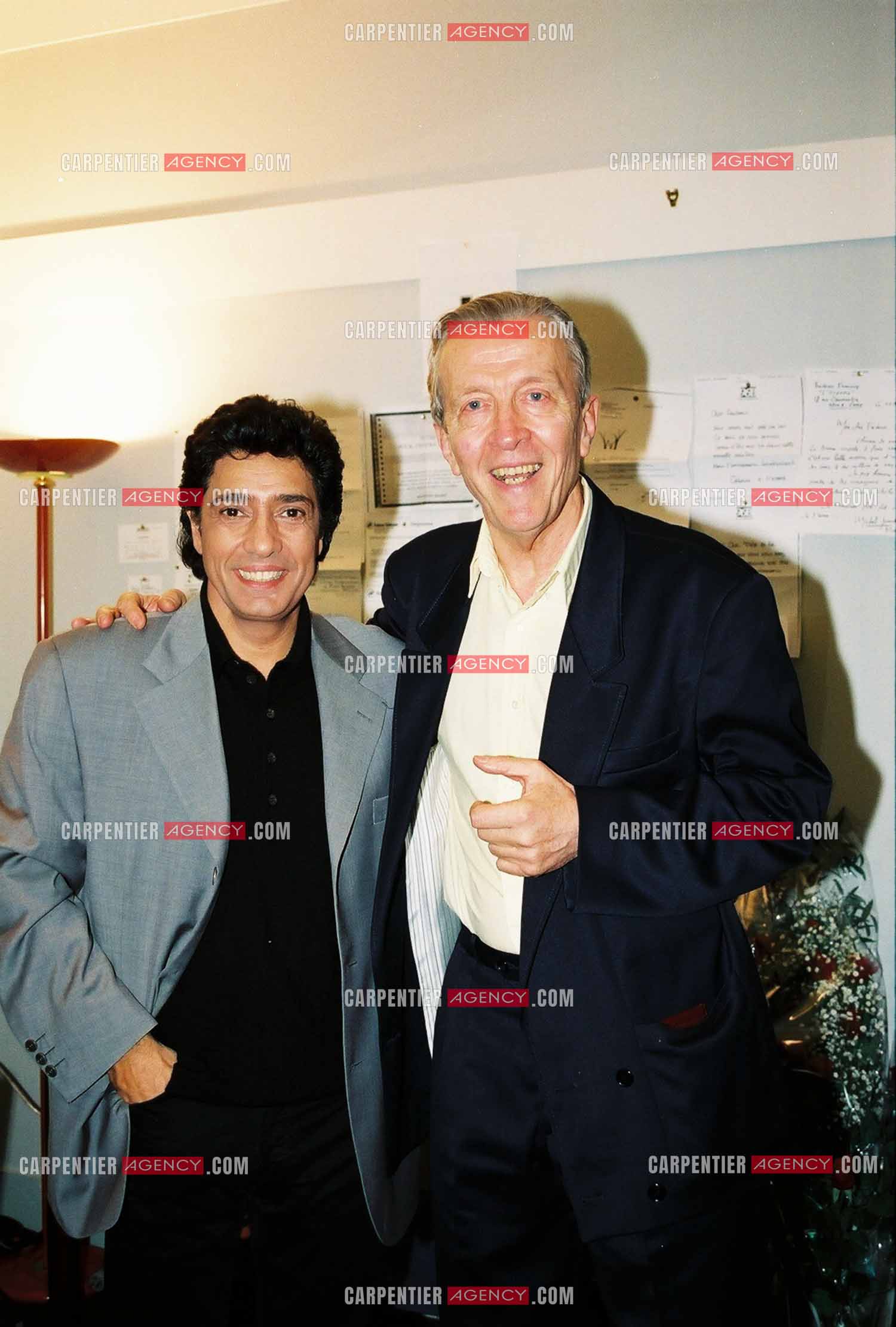 Le chanteur Frédéric François à l'Olympia du 06 au 22 mars 1998. Frédéric François et son parolier Michel Jourdan.  ( Exclusif )