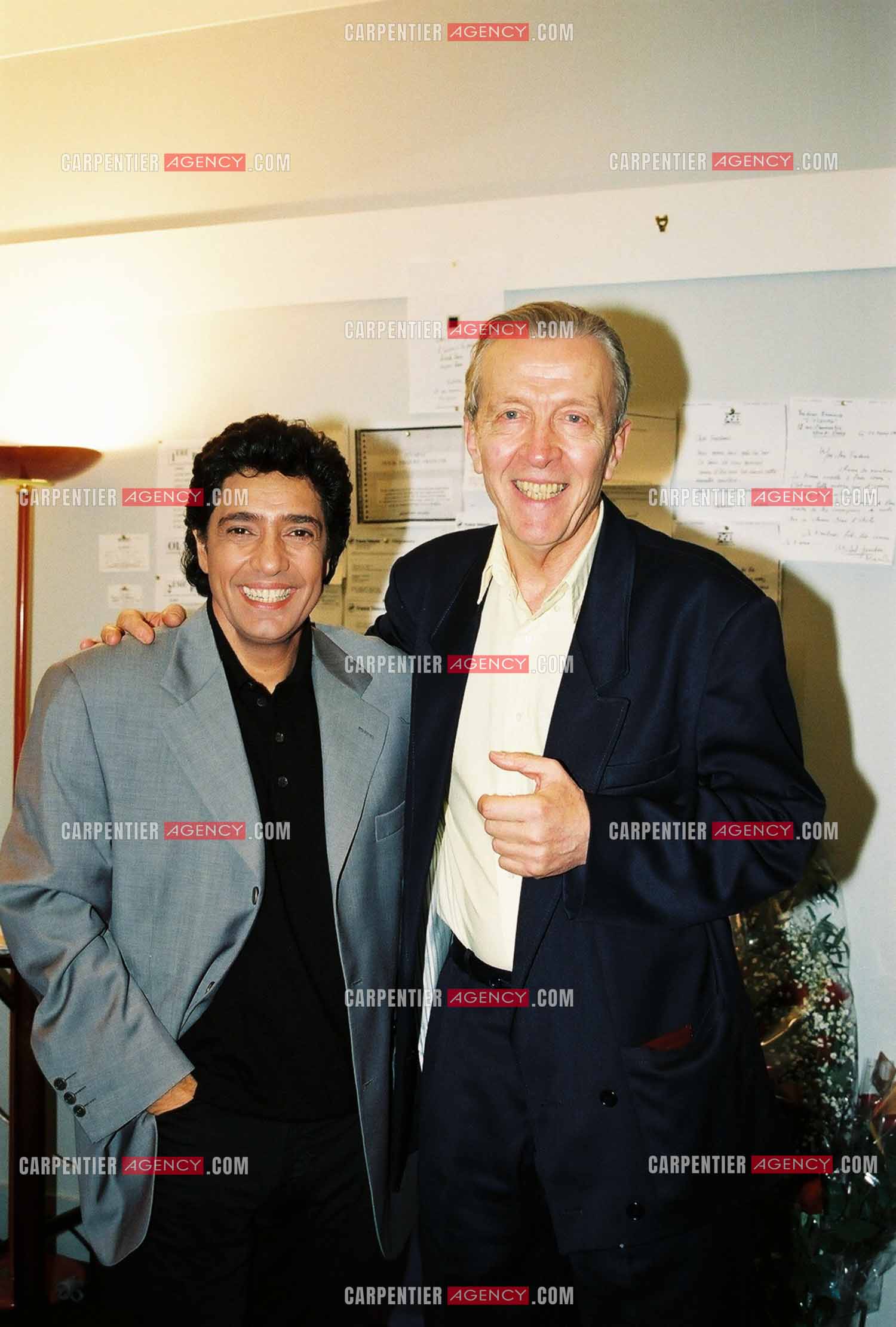 Le chanteur Frédéric François à l'Olympia du 06 au 22 mars 1998. Frédéric François et son parolier Michel Jourdan.  ( Exclusif )