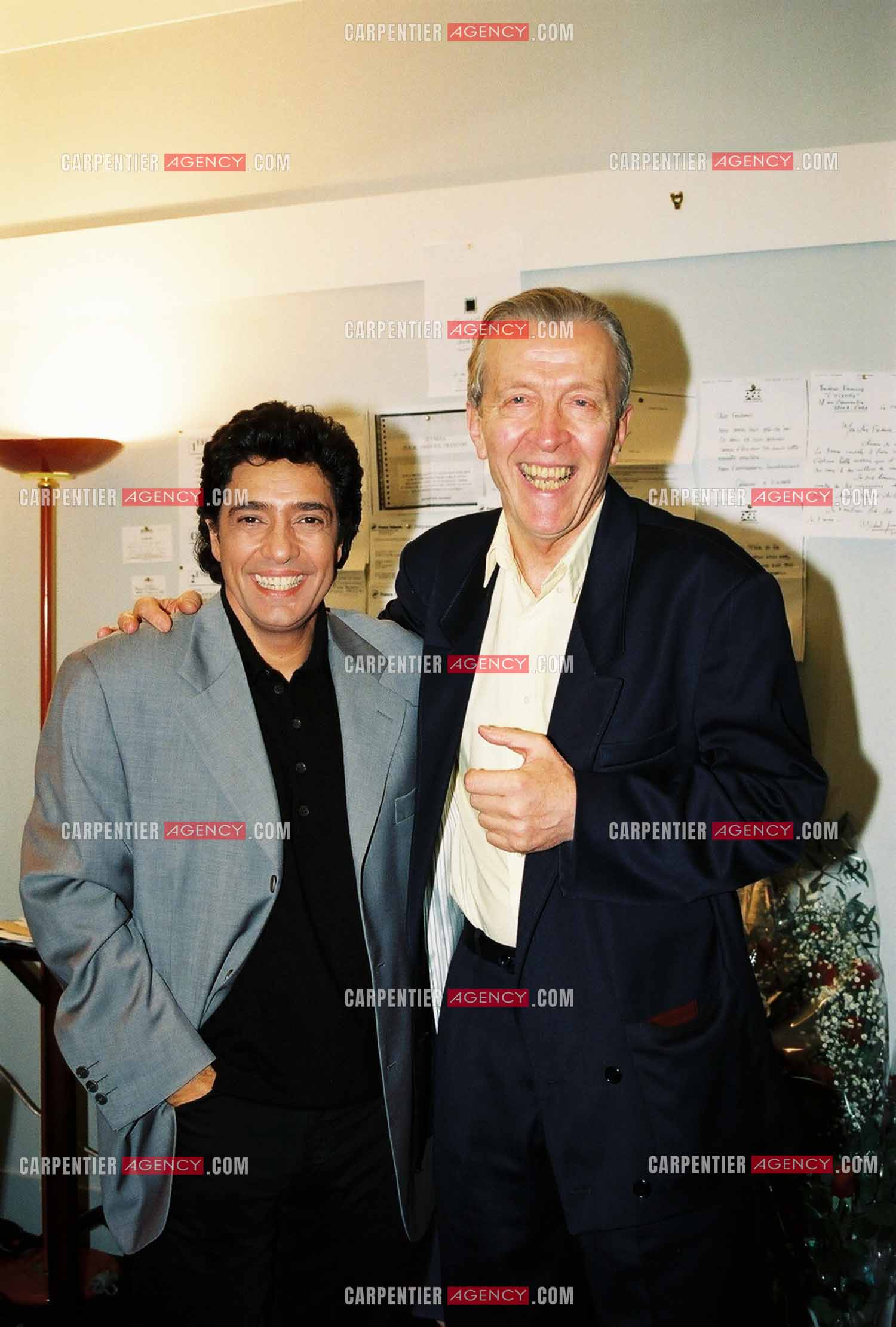 Le chanteur Frédéric François à l'Olympia du 06 au 22 mars 1998. Frédéric François et son parolier Michel Jourdan.  ( Exclusif )