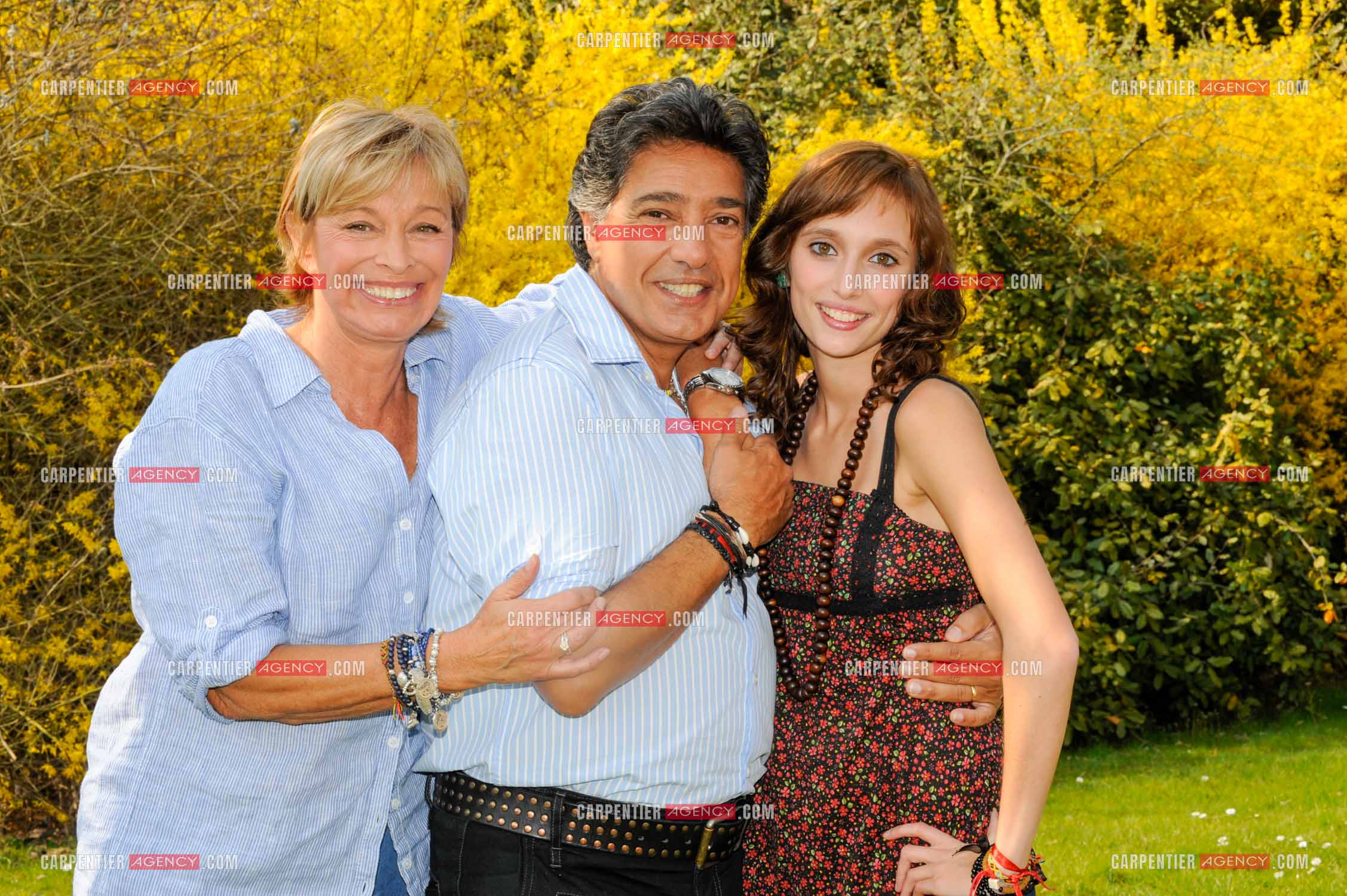Le chanteur Frédéric François chez lui en Belgique. Frédéric François avec sa femme Monique et leur fille Victoria. ( Exclusif )