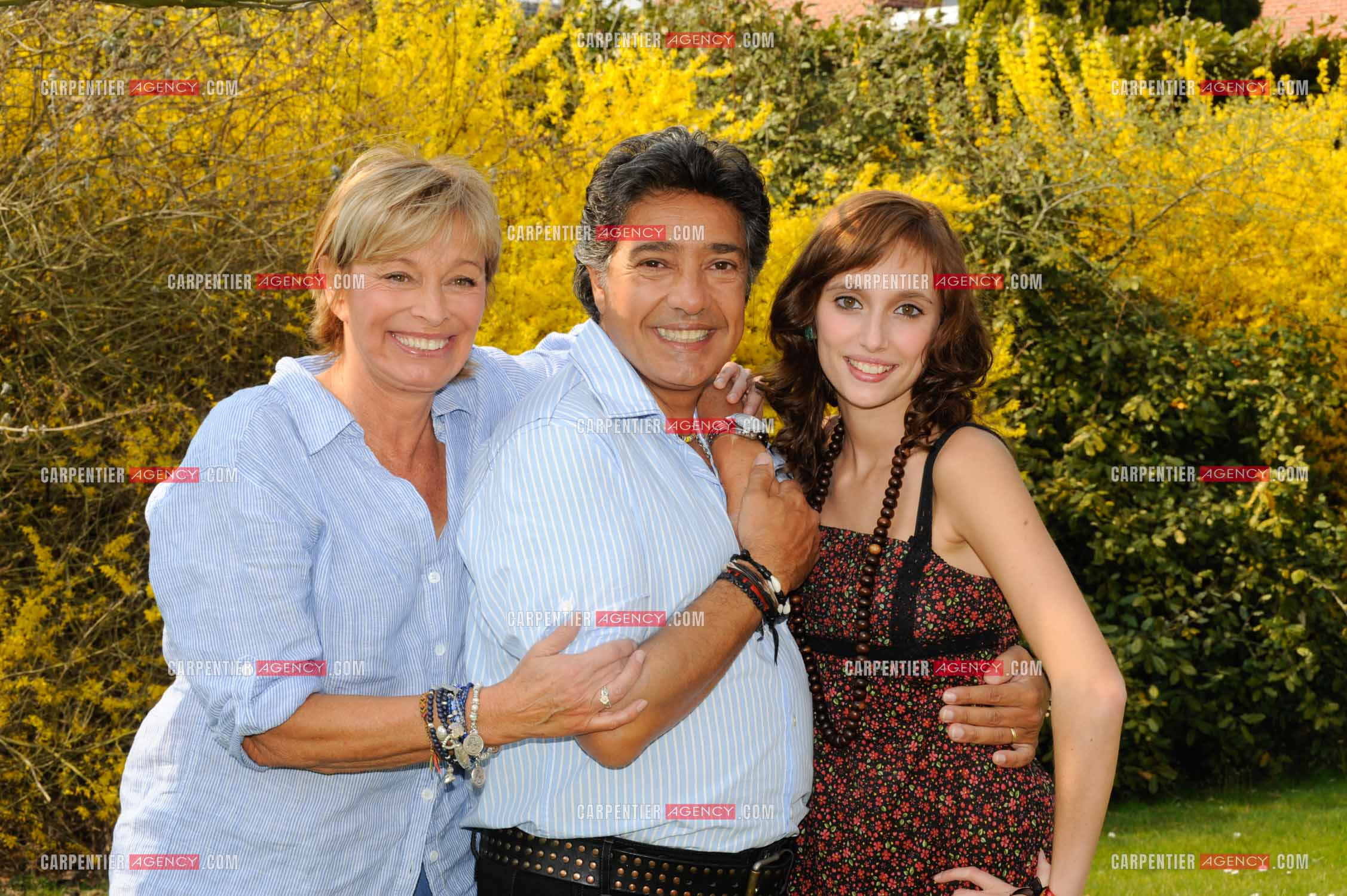 Le chanteur Frédéric François chez lui en Belgique. Frédéric François avec sa femme Monique et leur fille Victoria. ( Exclusif )