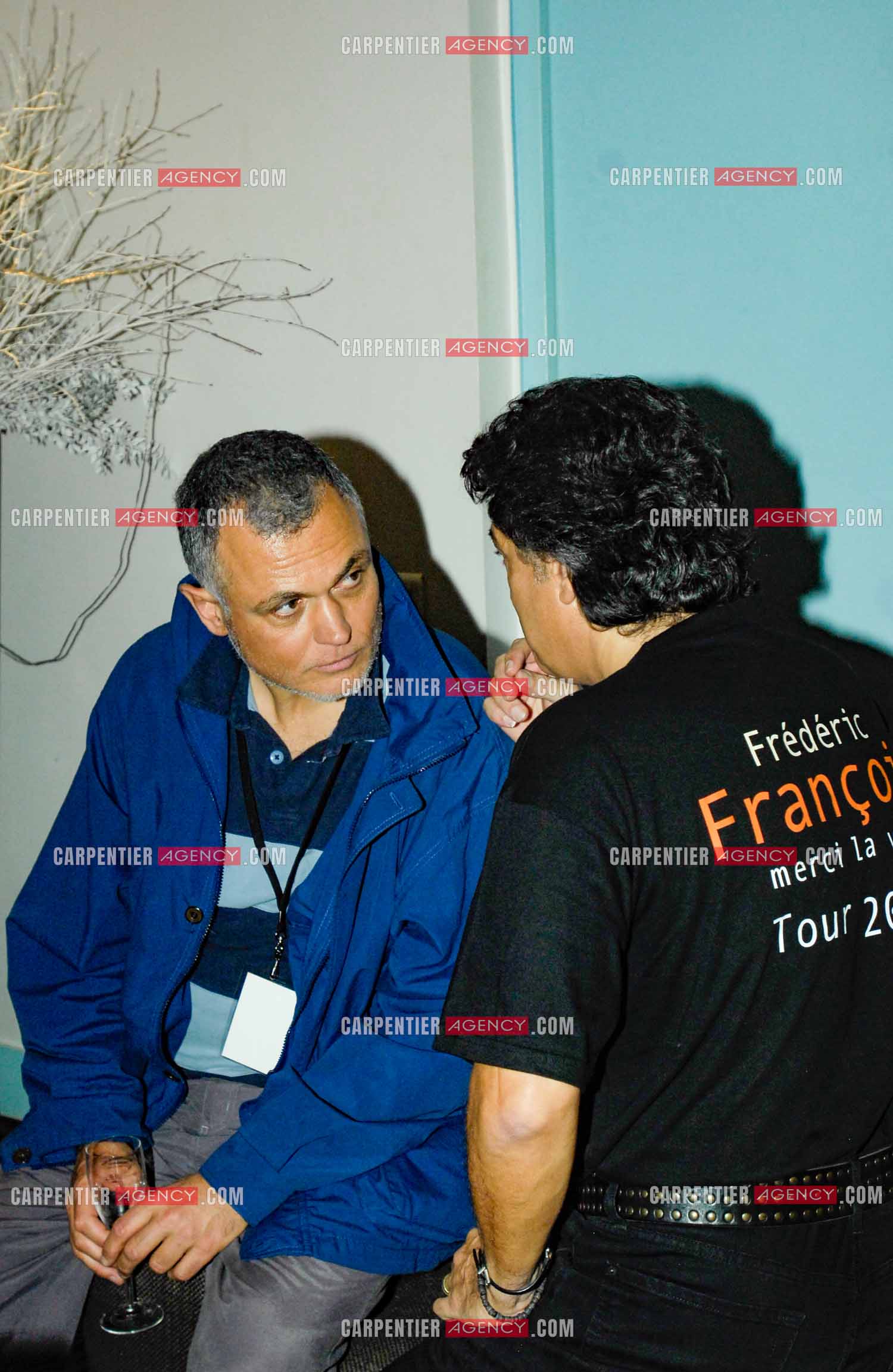 Le chanteur Frédéric François à l'Olympia du 29 février au 09 mars 2008. Frédéric François dans sa loge avec son coach vocal Richard Cross.