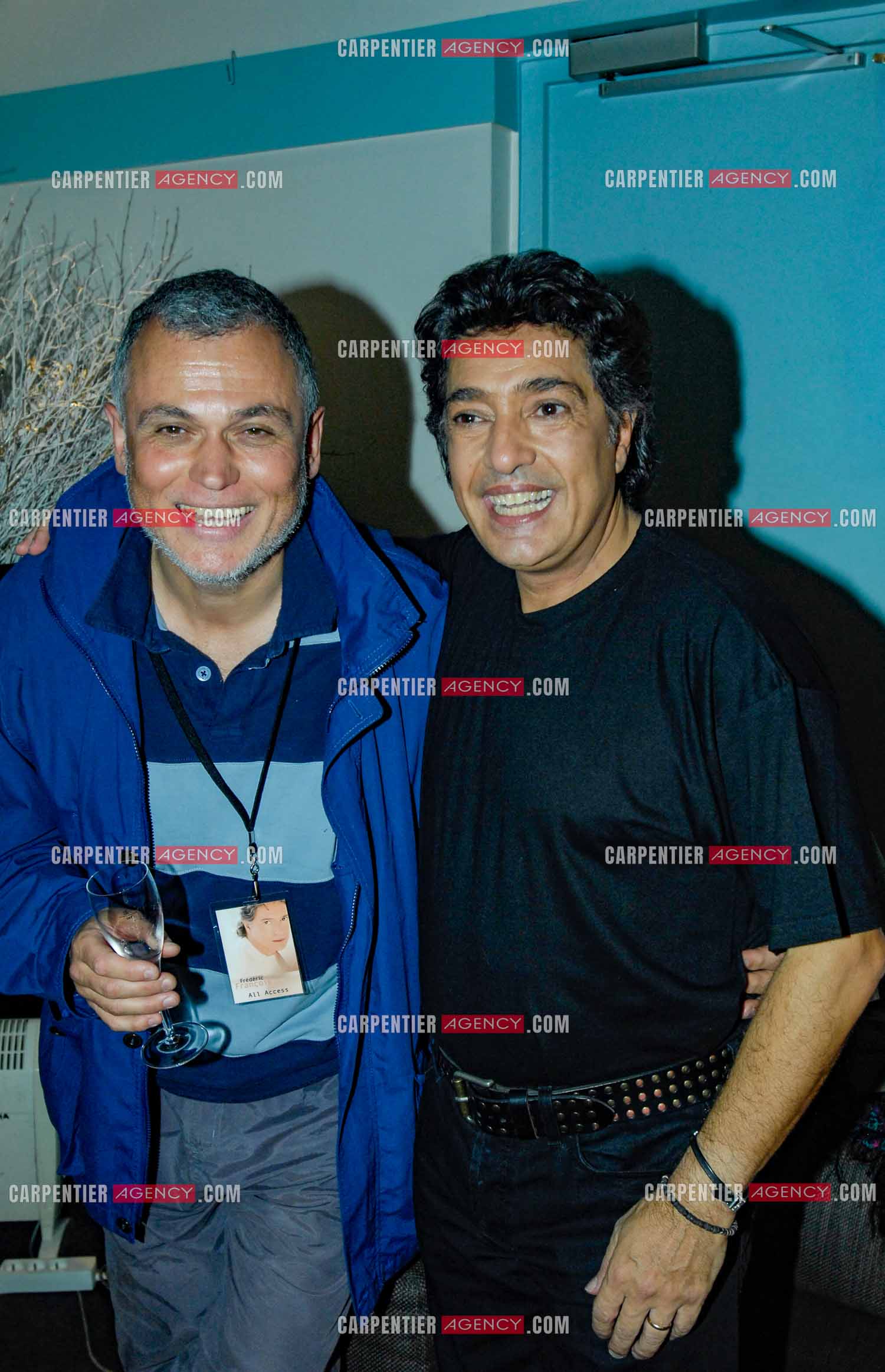 Le chanteur Frédéric François à l'Olympia du 29 février au 09 mars 2008. Frédéric François dans sa loge avec son coach vocal Richard Cross.