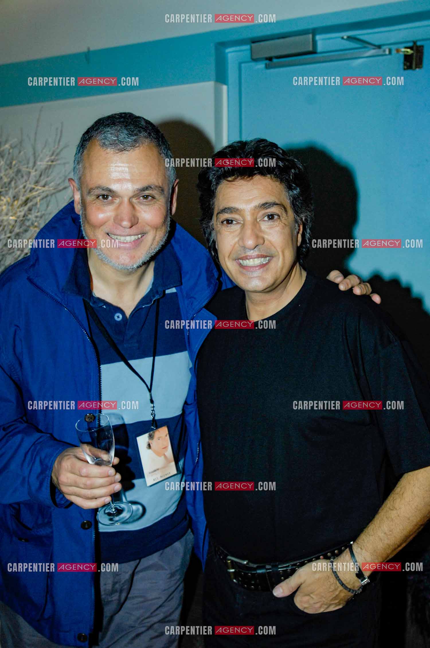 Le chanteur Frédéric François à l'Olympia du 29 février au 09 mars 2008. Frédéric François dans sa loge avec son coach vocal Richard Cross.