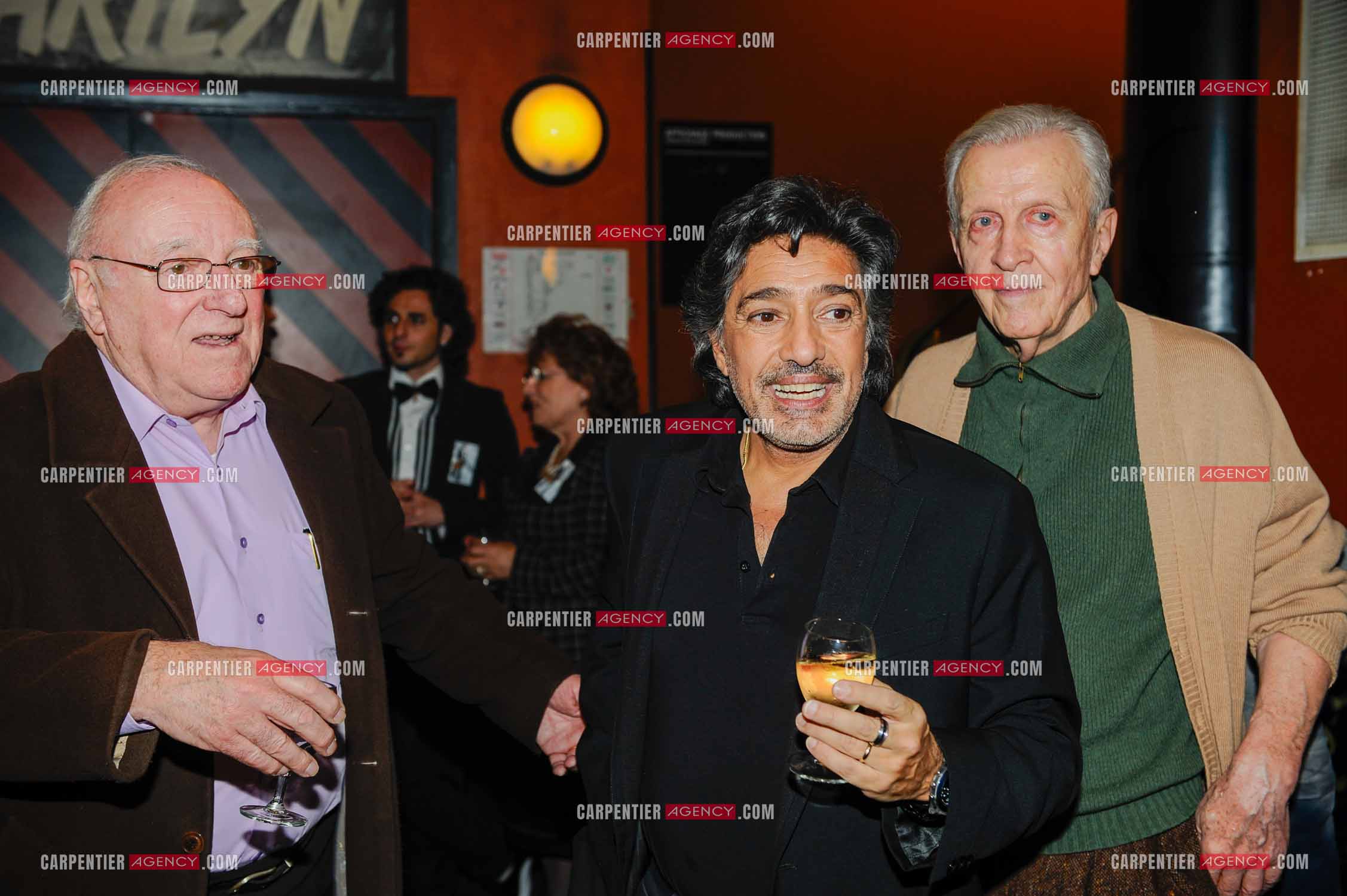 Le chanteur Frédéric François à l'Olympia du 11 au 20 février 2011. Dans les loges, Frédéric François entouré de ses deux paroliers Jean Renard et Michel Jourdan.  ( Exclusif )