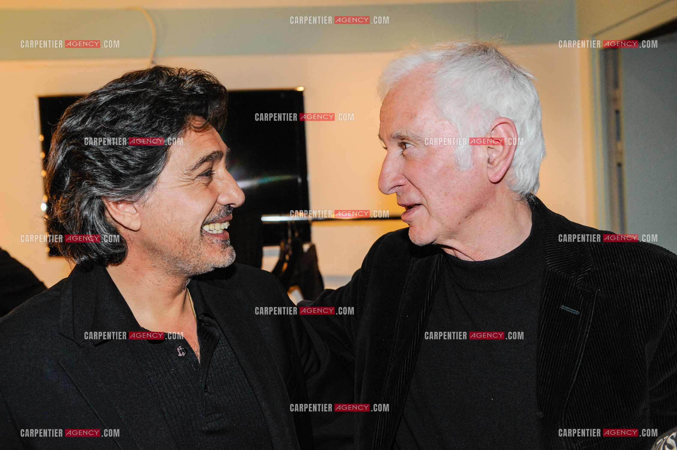 Le chanteur Frédéric François à l'Olympia du 11 au 20 février 2011. Dans sa loge, Frédéric François et son ami Marcel Amont.  ( Exclusif )