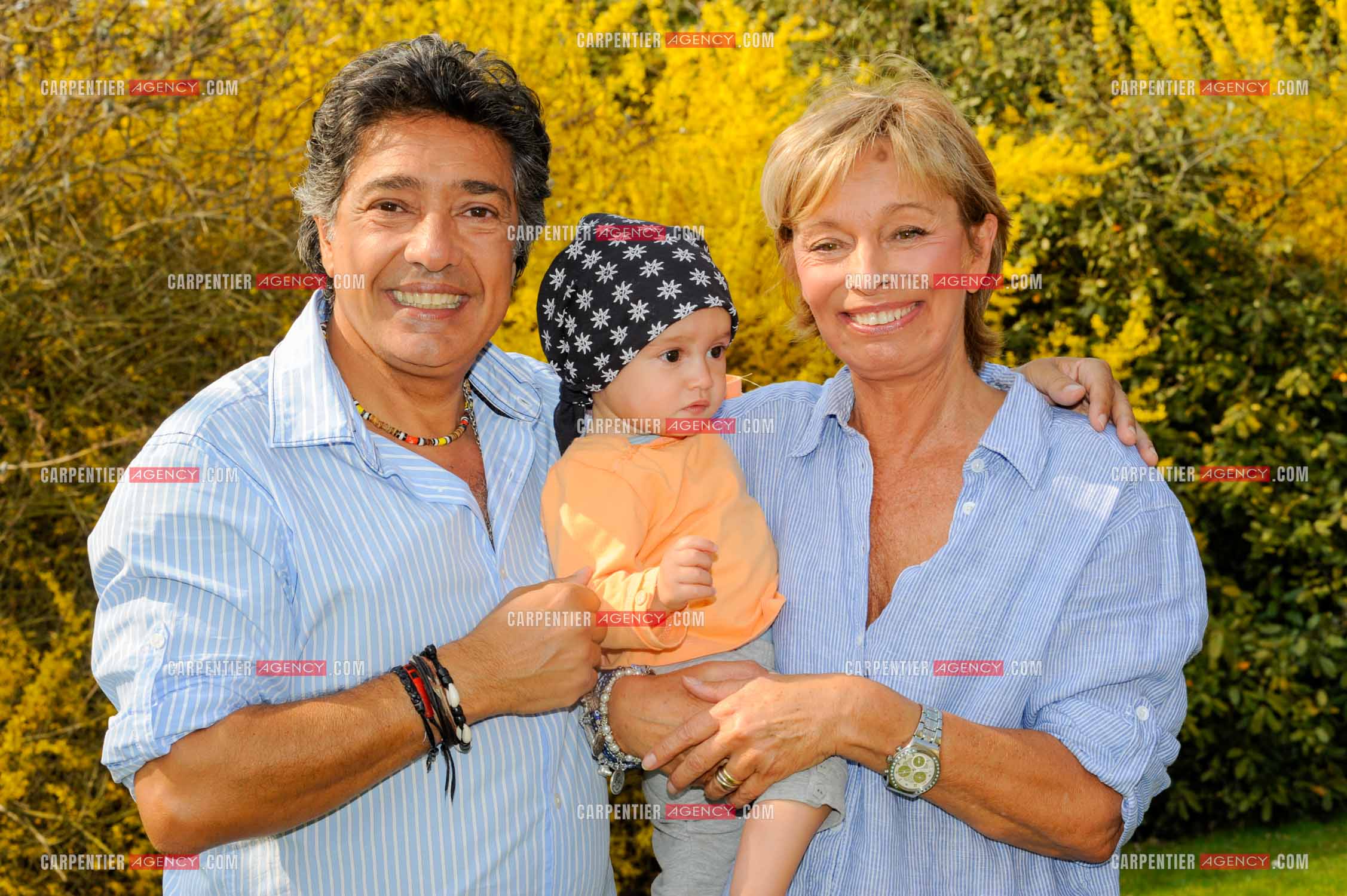 Le chanteur Frédéric François chez lui en Belgique avec sa femme Monique et leur petite fille Alia.  ( Exclusif )