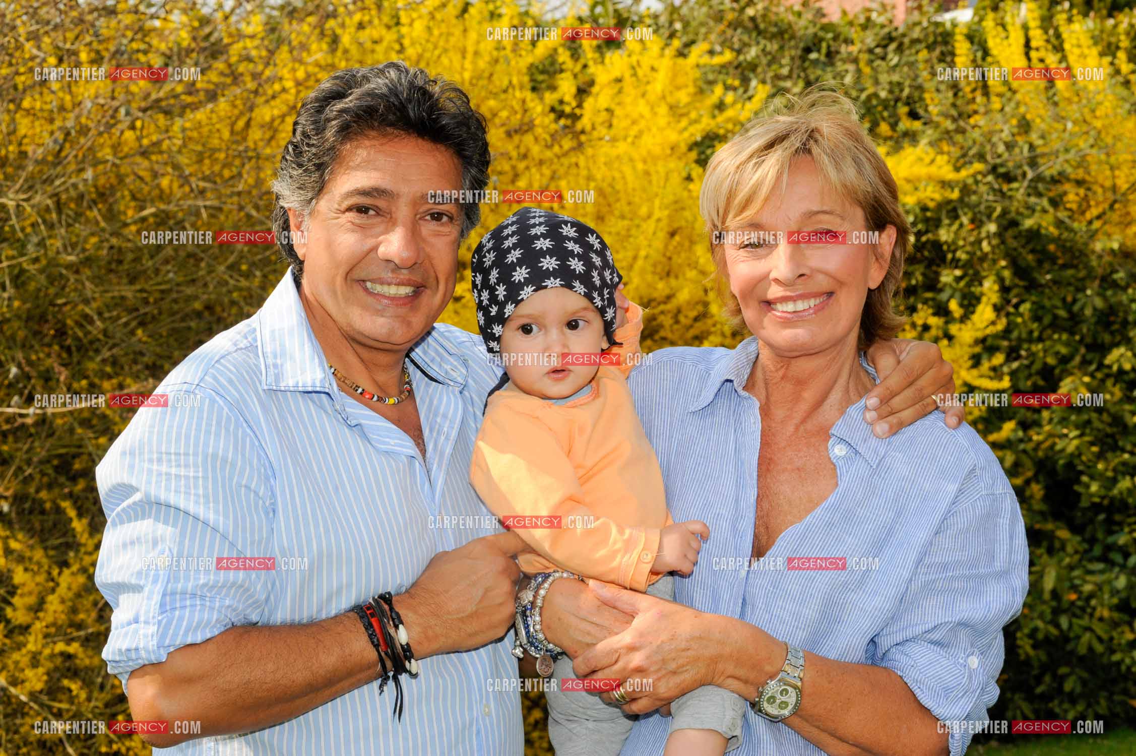 Le chanteur Frédéric François chez lui en Belgique avec sa femme Monique et leur petite fille Alia.  ( Exclusif )