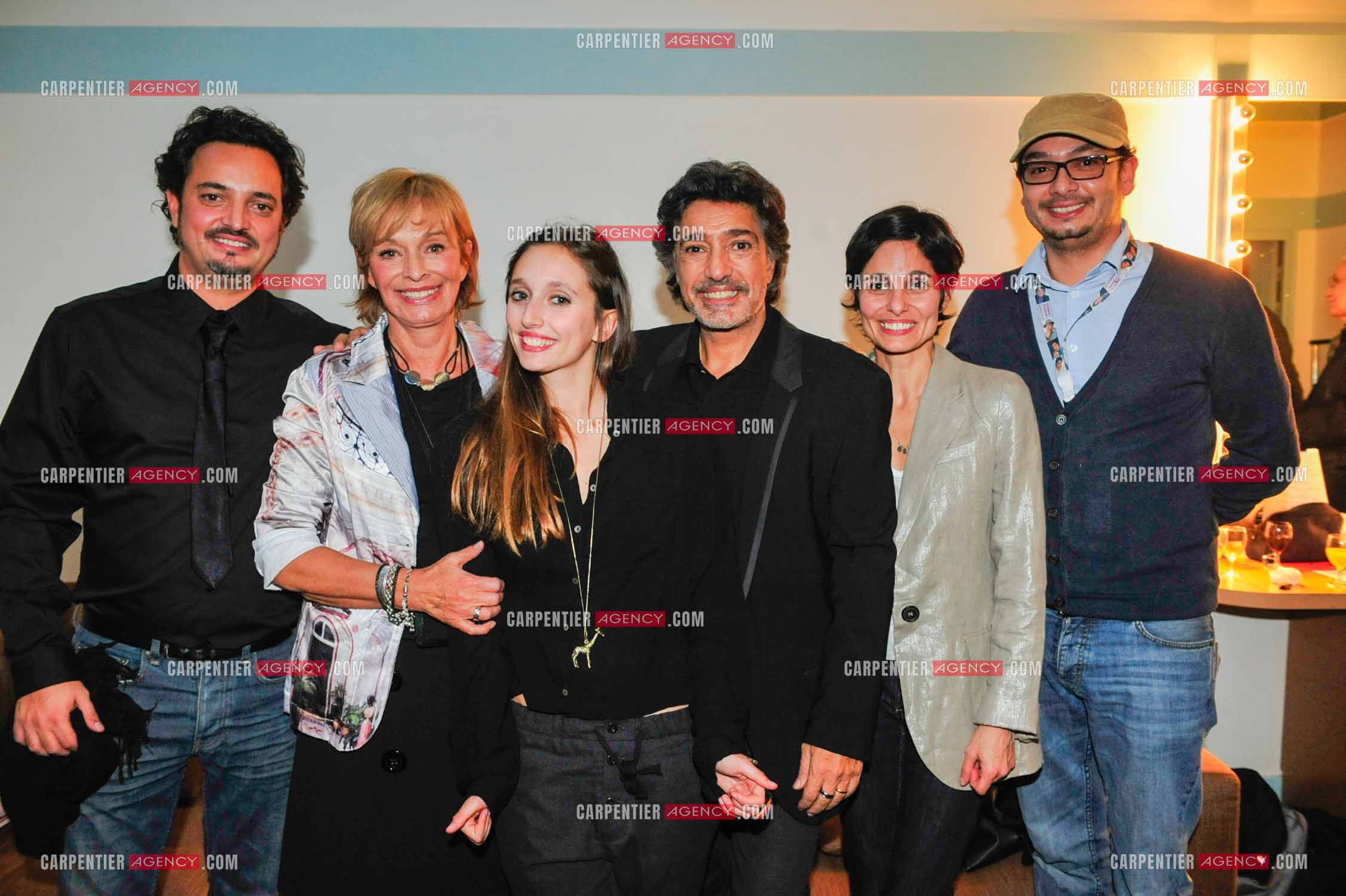 Le chanteur Frédéric François à l'Olympia du 11 au 20 février 2011. La famille Barracato au complet dans la loge, Frédéric François et sa femme Monique entourés de leurs enfants, Vincent, Victoria, Gloria et Anthony. ( Exclusif )