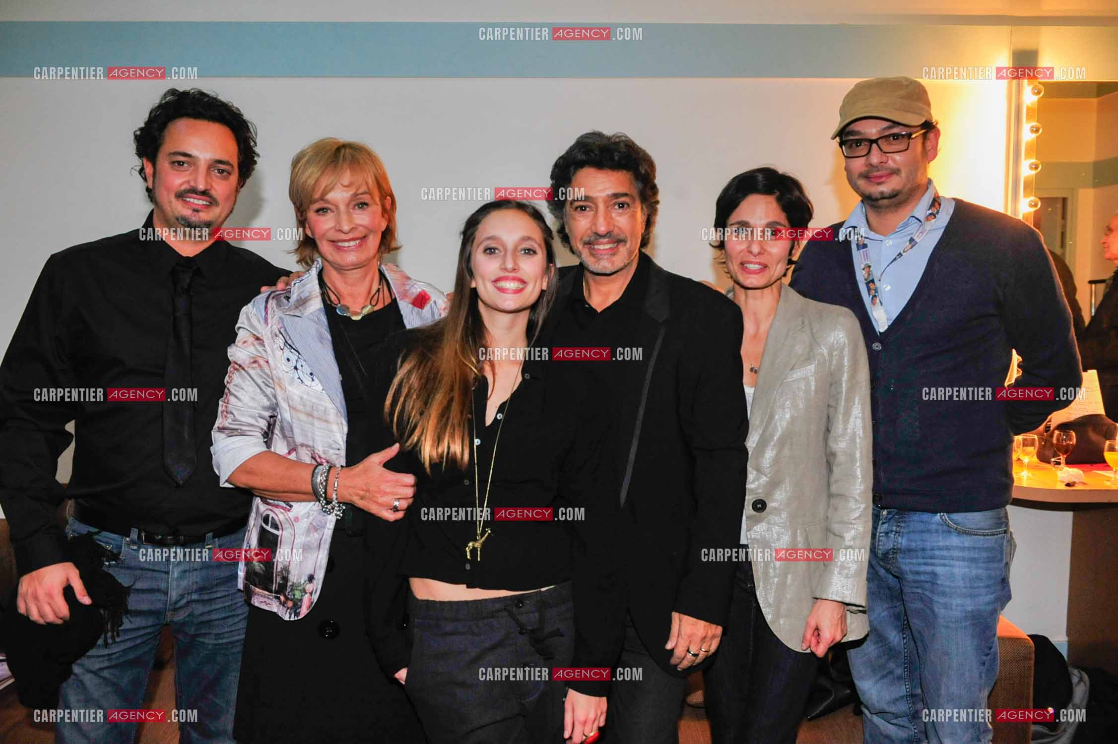 Le chanteur Frédéric François à l'Olympia du 11 au 20 février 2011. La famille Barracato au complet dans la loge, Frédéric François et sa femme Monique entourés de leurs enfants, Vincent, Victoria, Gloria et Anthony. ( Exclusif )